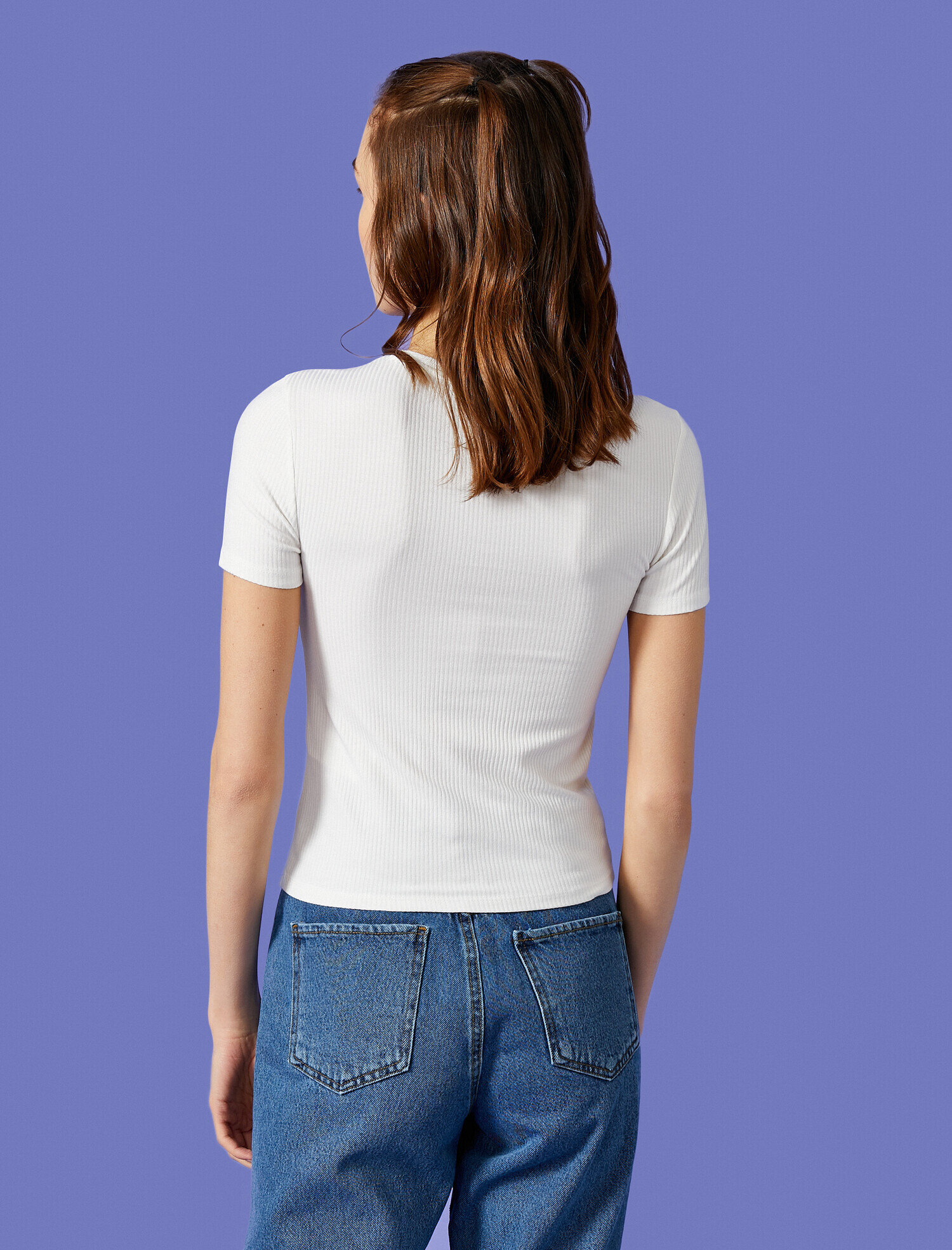   Pencere Detaylı Tişört