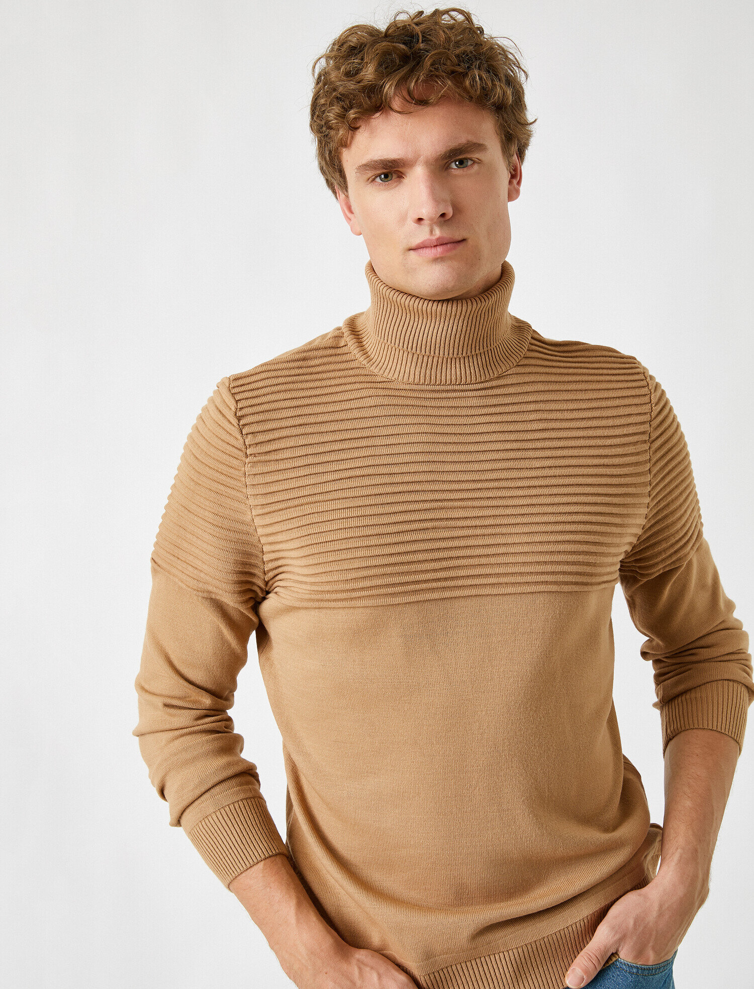   Boğazlı Çizgili Kazak