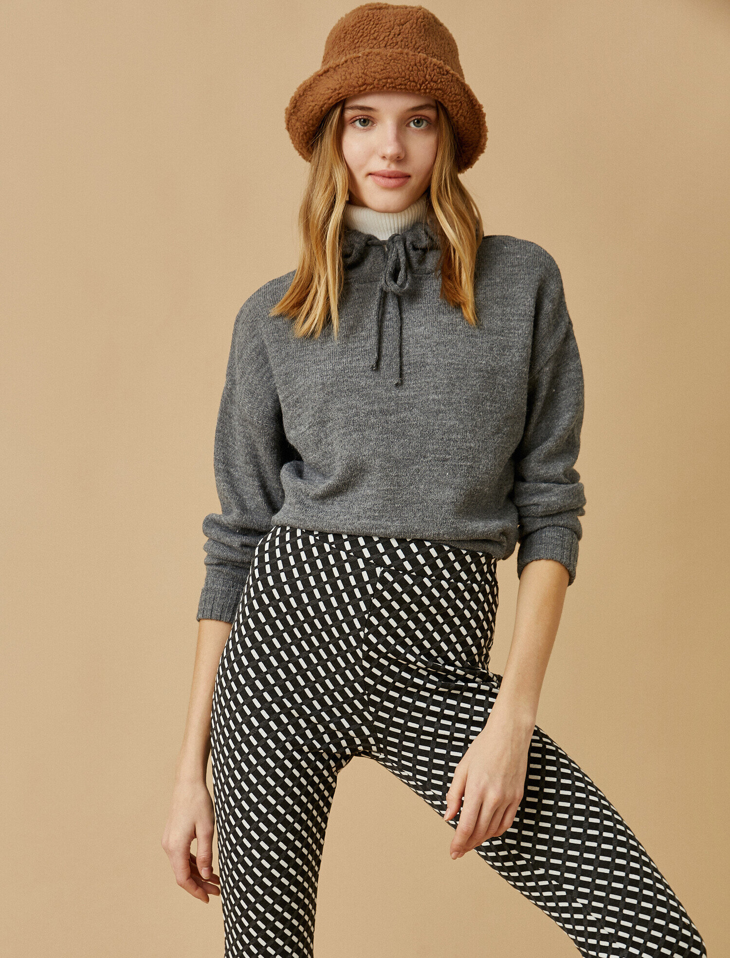   Kapüşonlu Uzun Kollu Triko Kazak