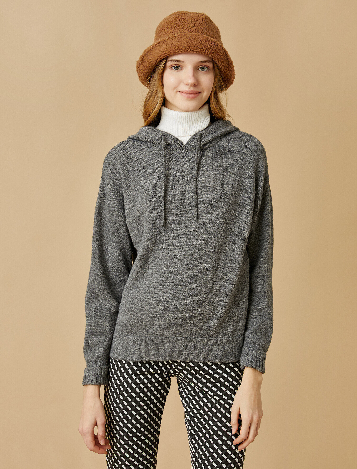   Kapüşonlu Uzun Kollu Triko Kazak