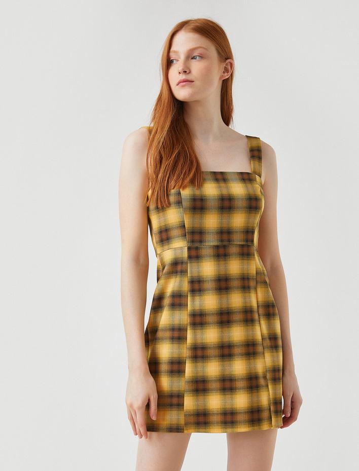  Askılı Mini Kareli Elbise