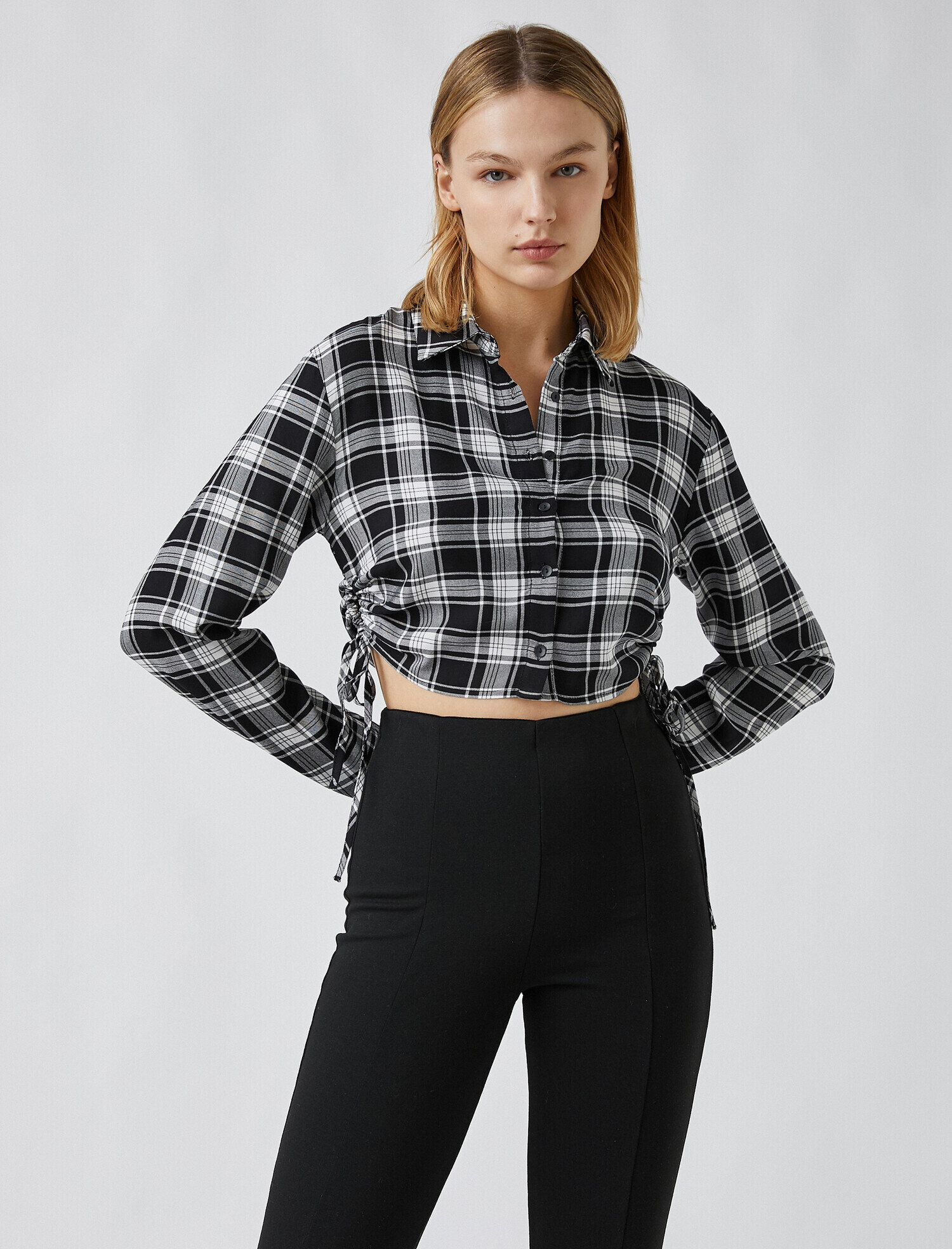   Ekoseli Büzgülü Crop Gömlek