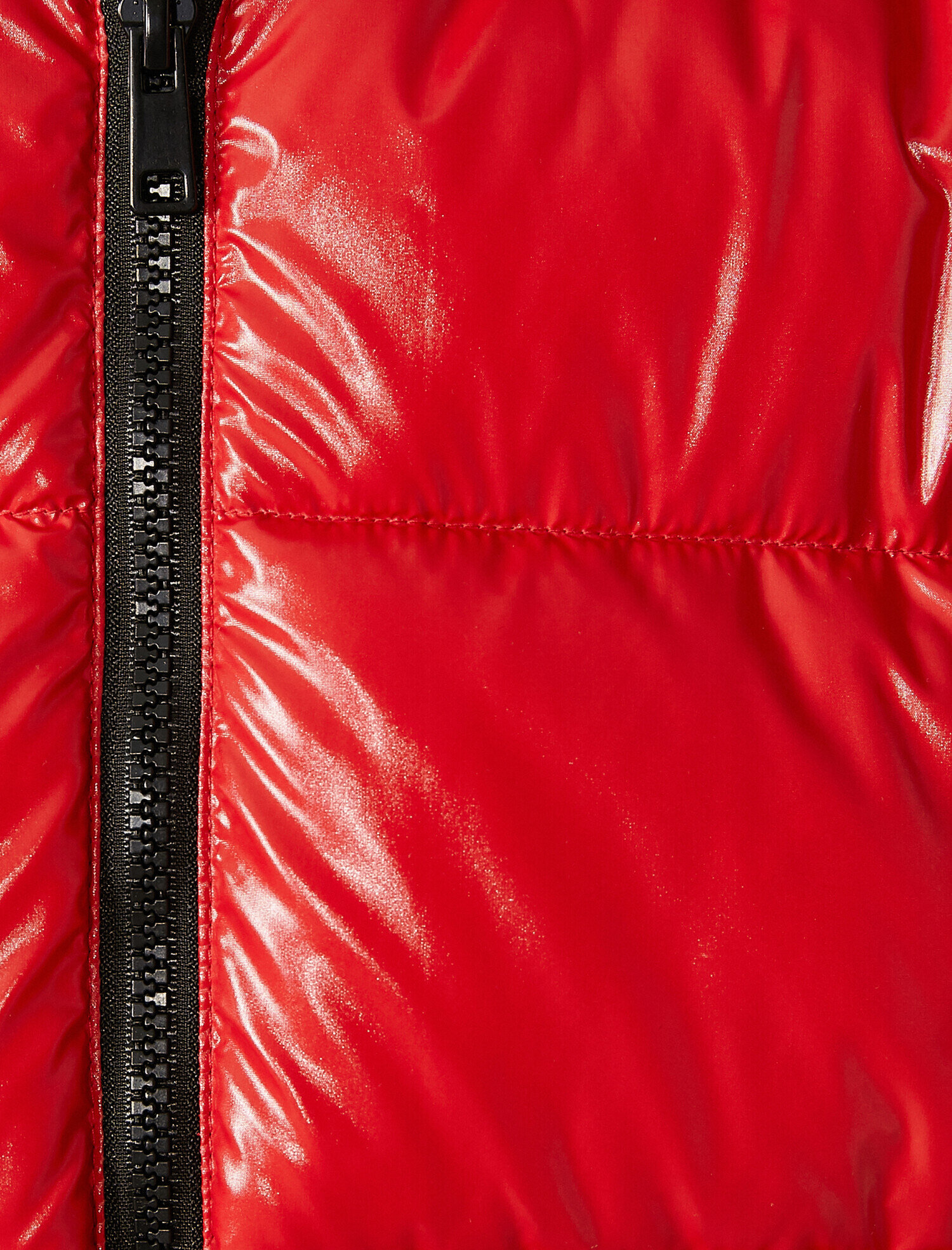   Kapüşonlu Fermuarlı Parlak Oversize Şişme Mont