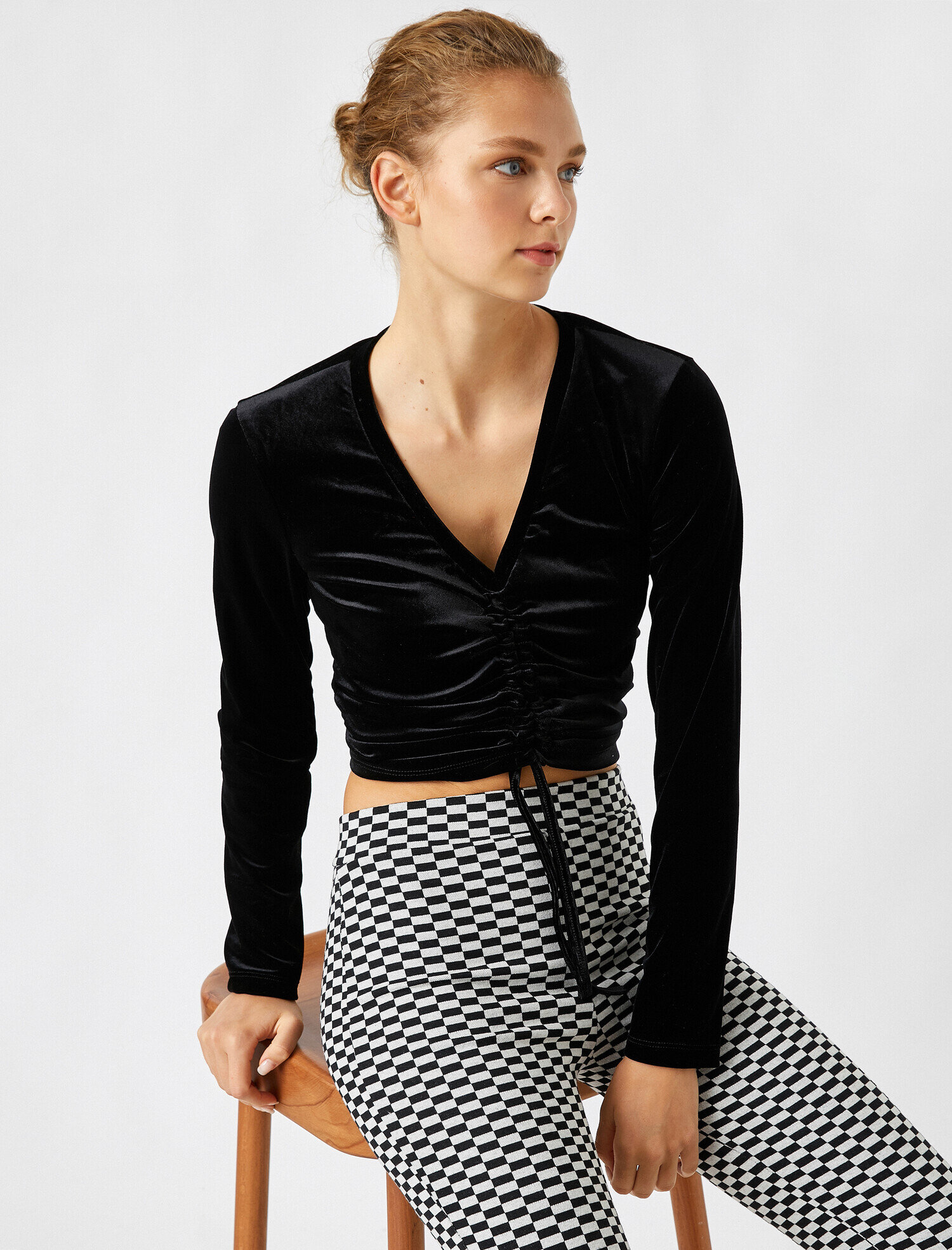   Uzun Kollu Tişört V Yaka Önden Büzgülü Kadife