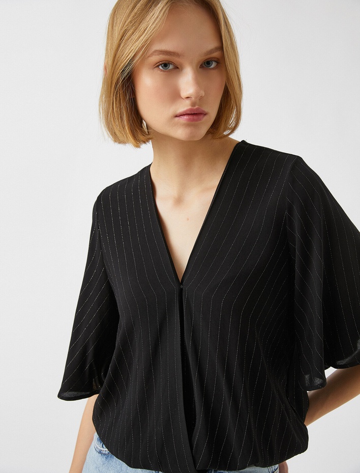  V yaka Çizgili Bluz