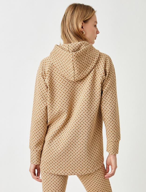   Kapüşonlu Desenli Sweatshirt