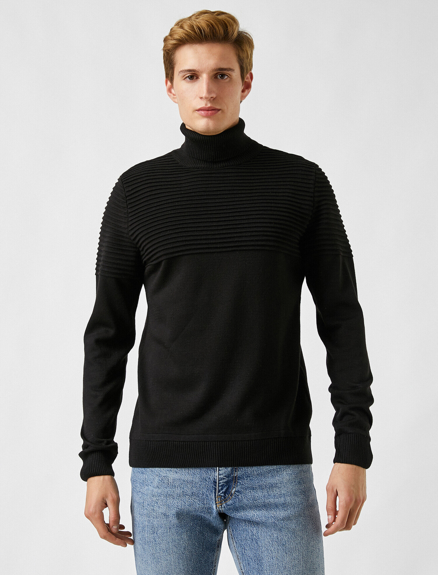   Boğazlı Çizgili Kazak