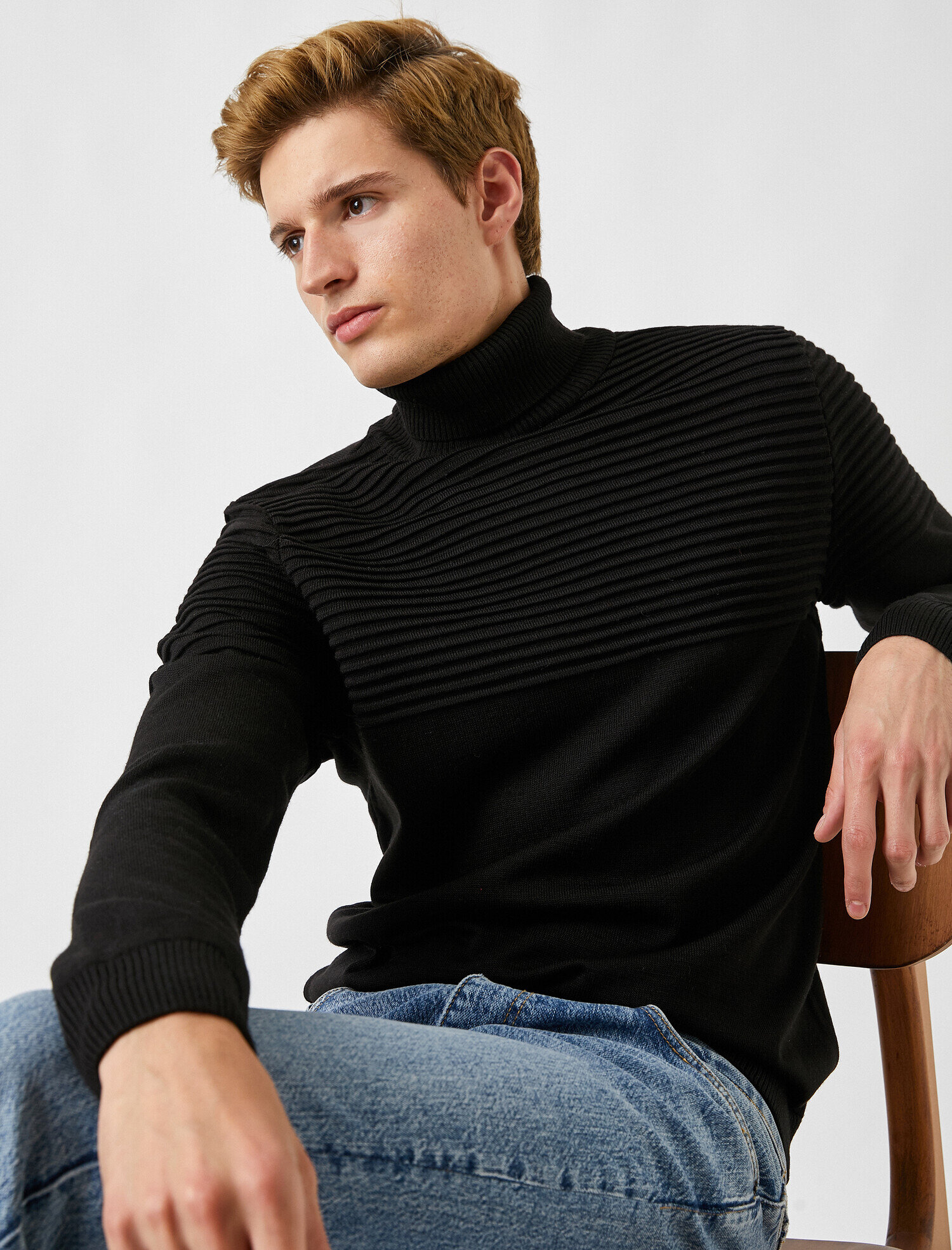   Boğazlı Çizgili Kazak