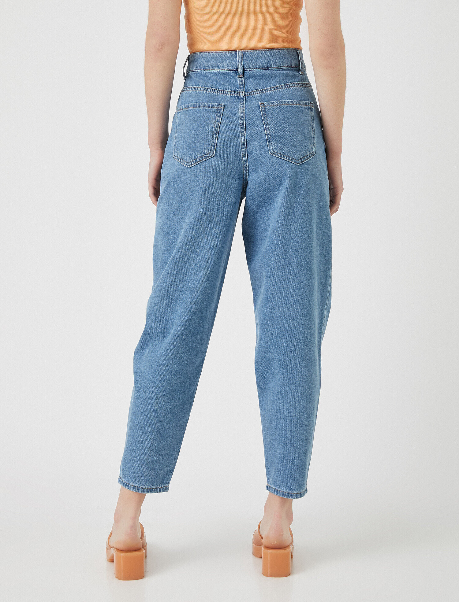 Slouchy Jean - Yüksek Bel Baldırı Bol Paçada Darlaşan Salaş Kesim Pantolon