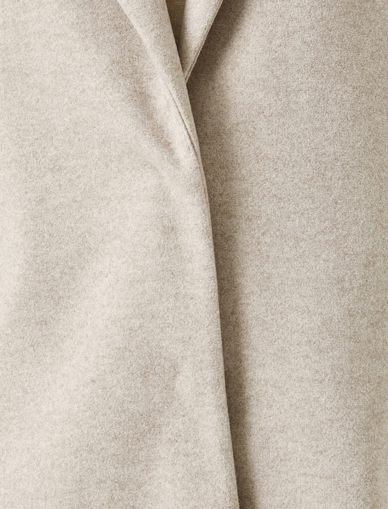   Parlak Taş Düğmeli Katlı Yaka Uzun Kaban