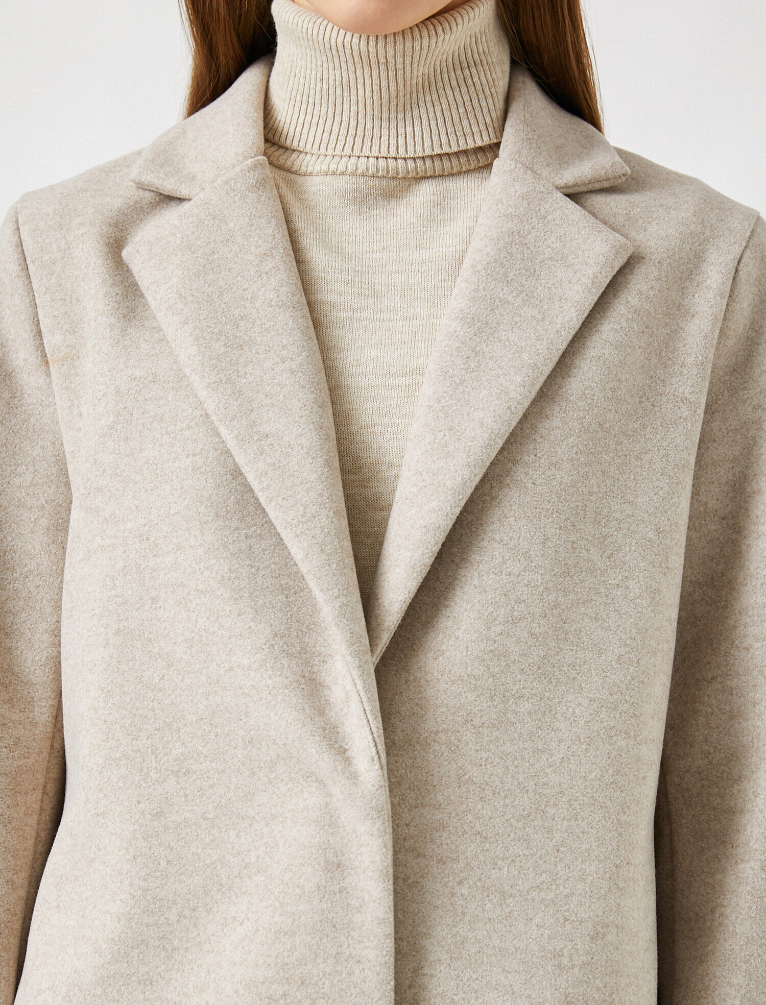   Parlak Taş Düğmeli Katlı Yaka Uzun Kaban