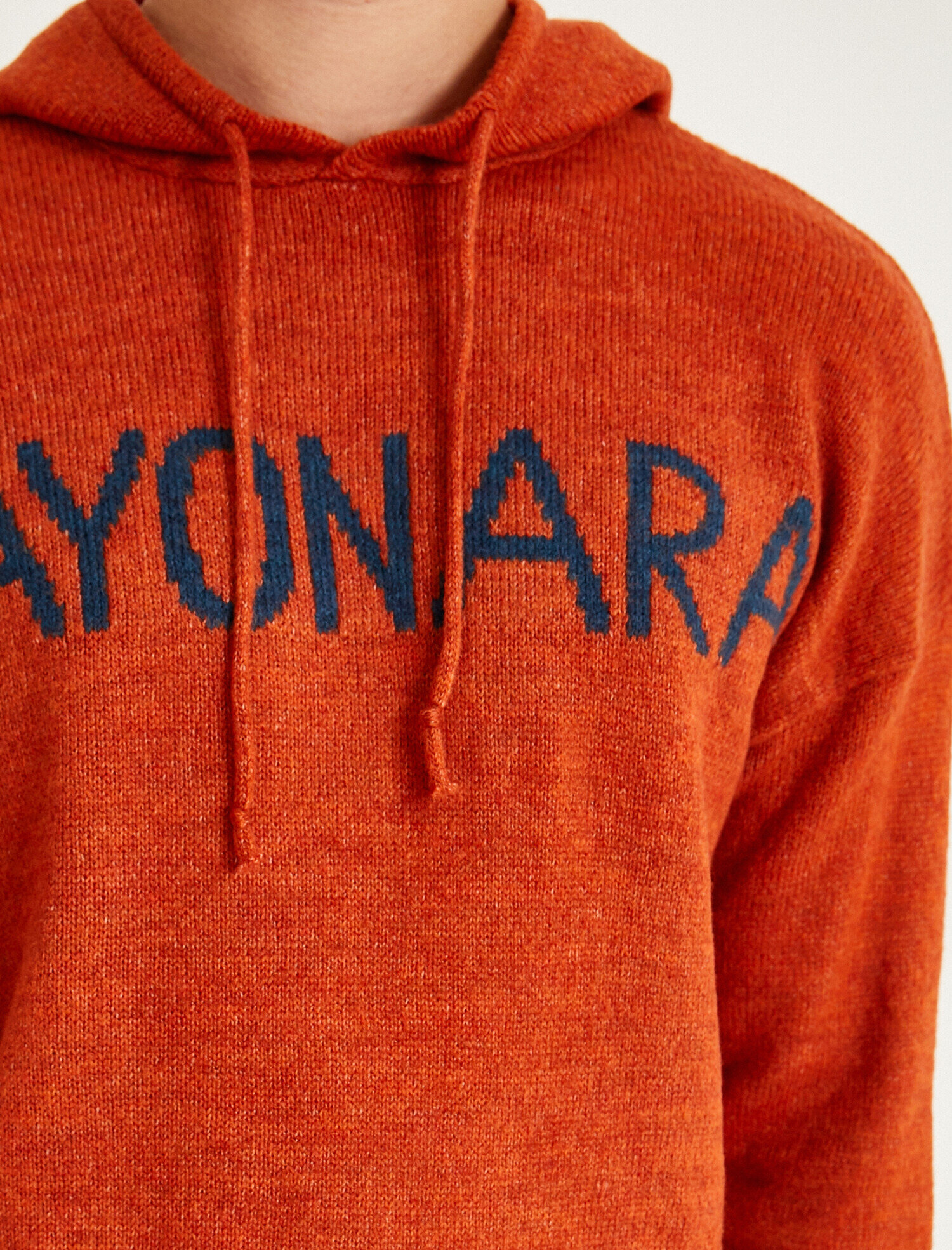   Sloganlı Kapüşonlu Kazak