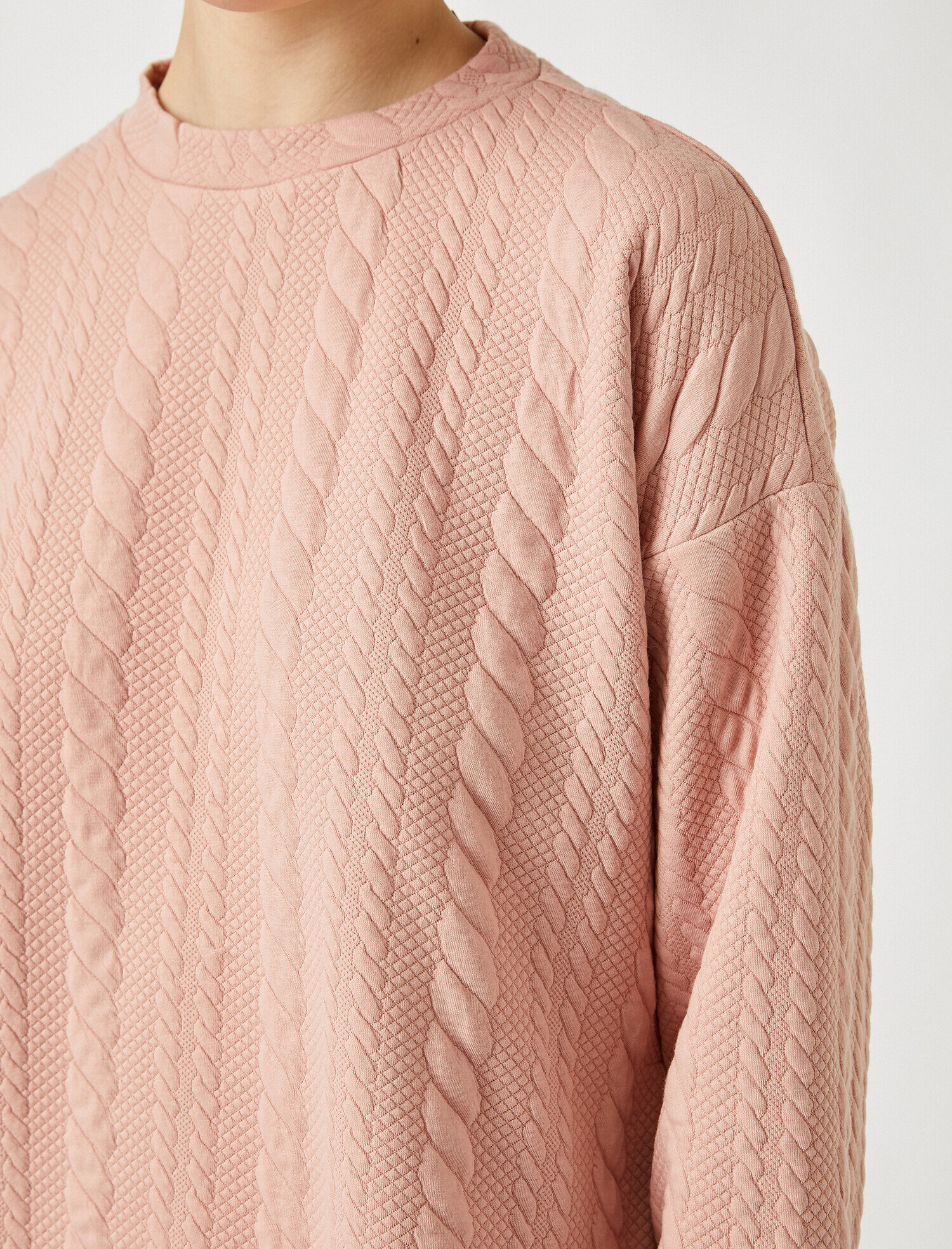   Dokulu Uzun Kollu Sweatshirt Bisiklet Yaka Yanları Yırtmaçlı