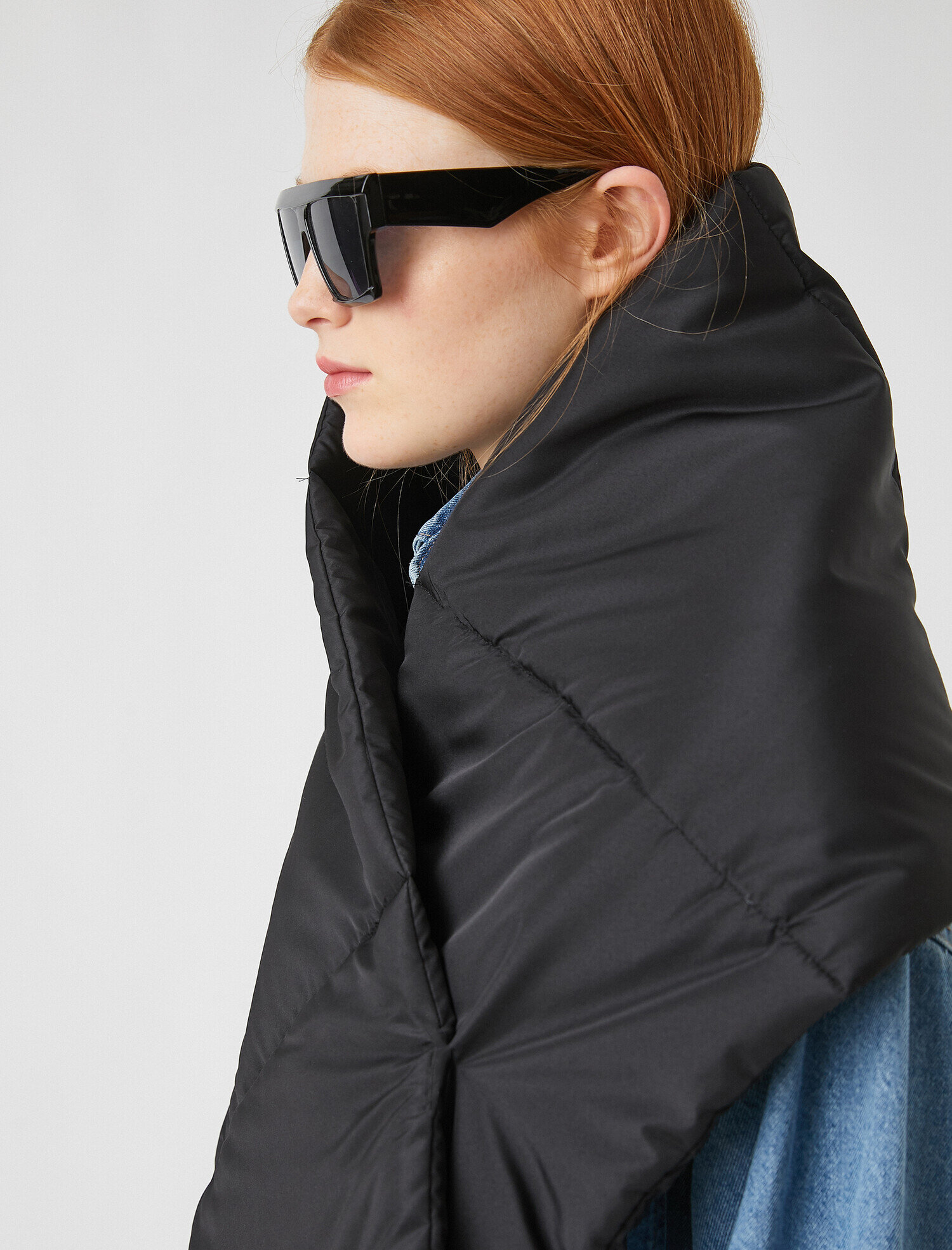  Kadın Şişme Atkı