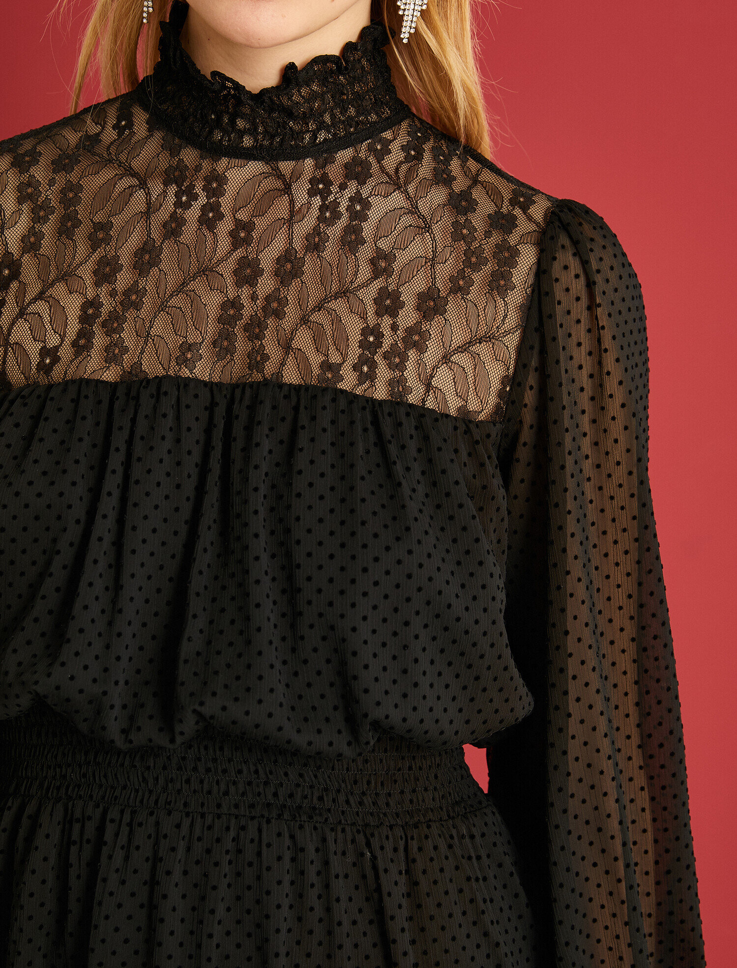   Tül Detaylı Elbise