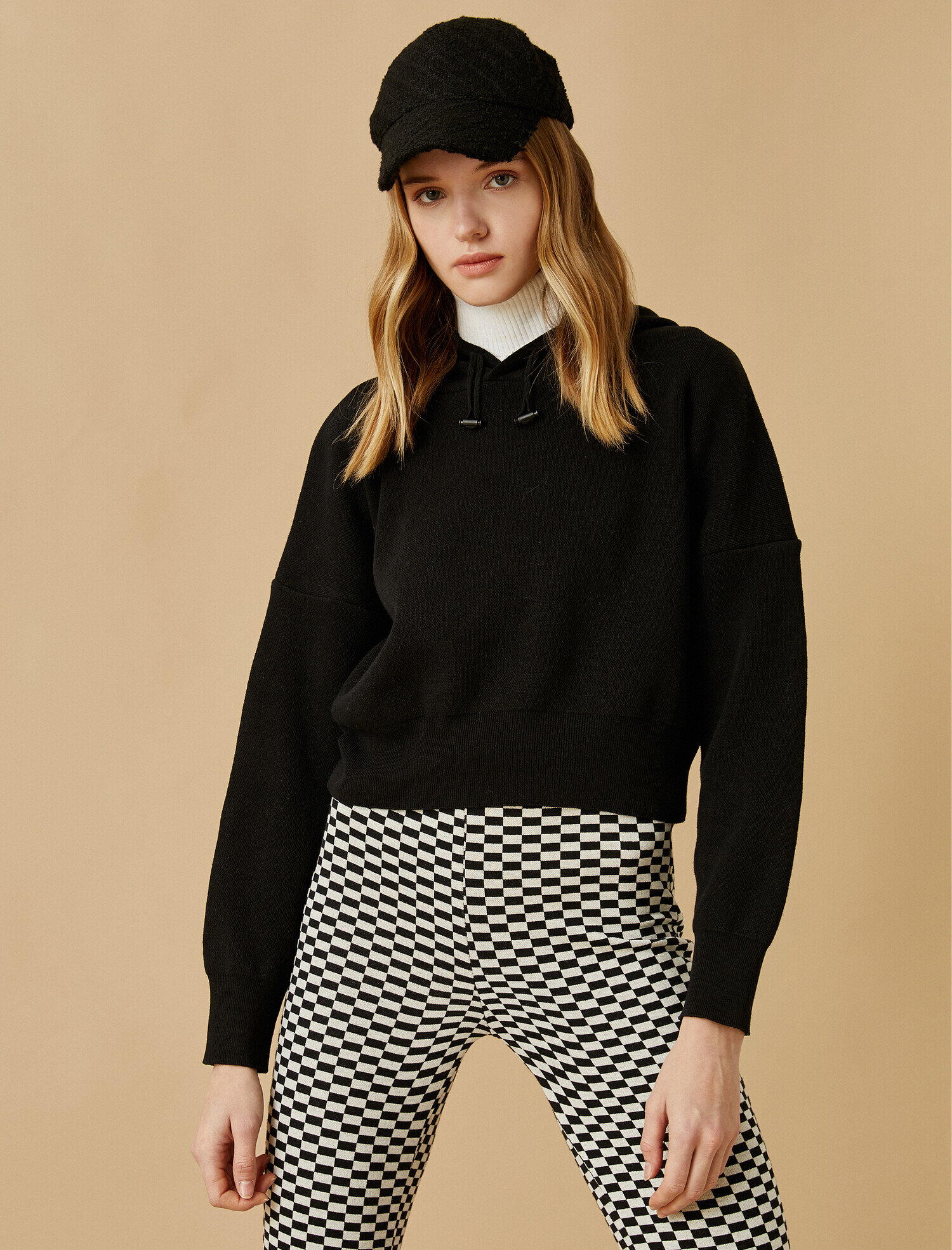   Kapüşonlu Triko Kazak