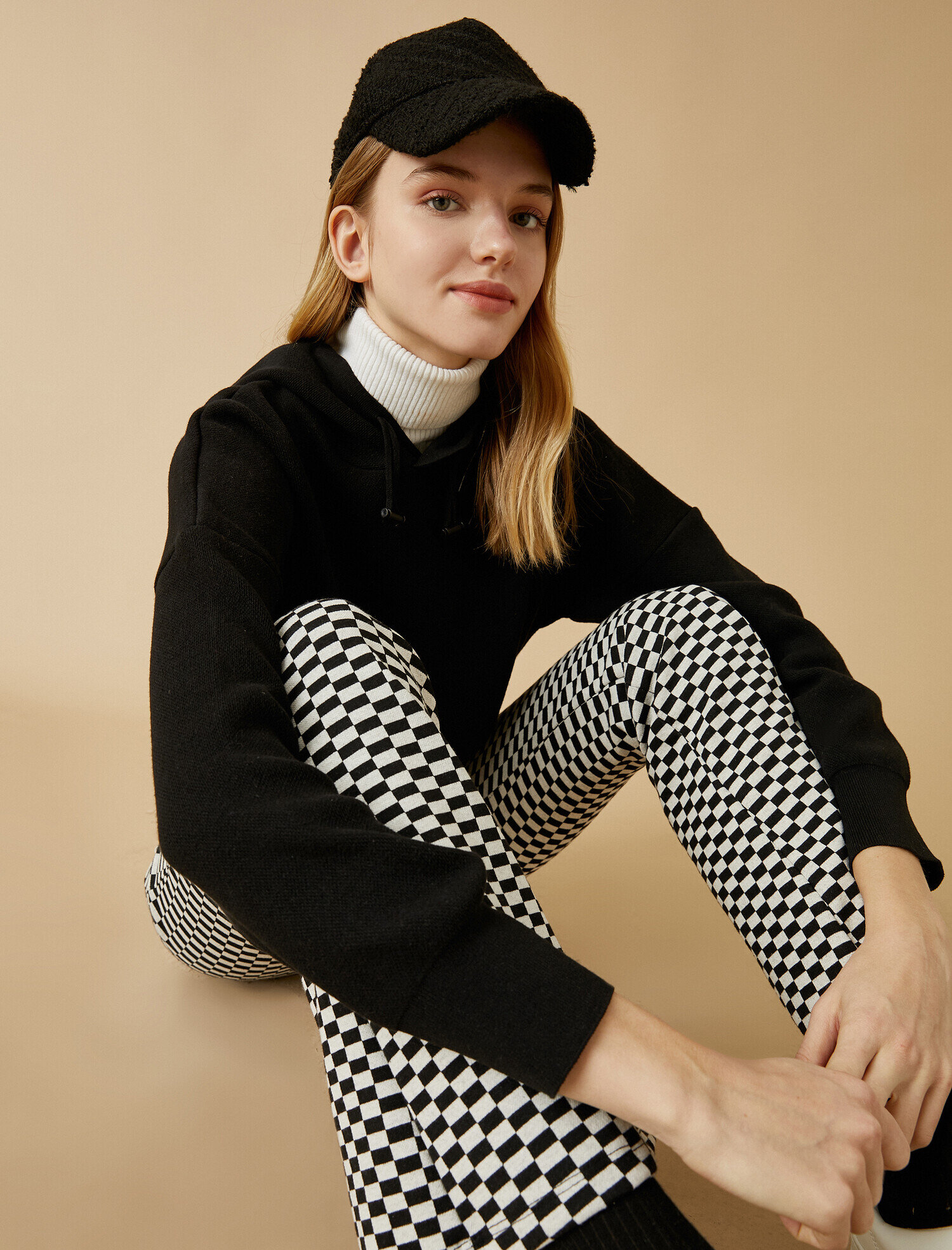   Kapüşonlu Triko Kazak