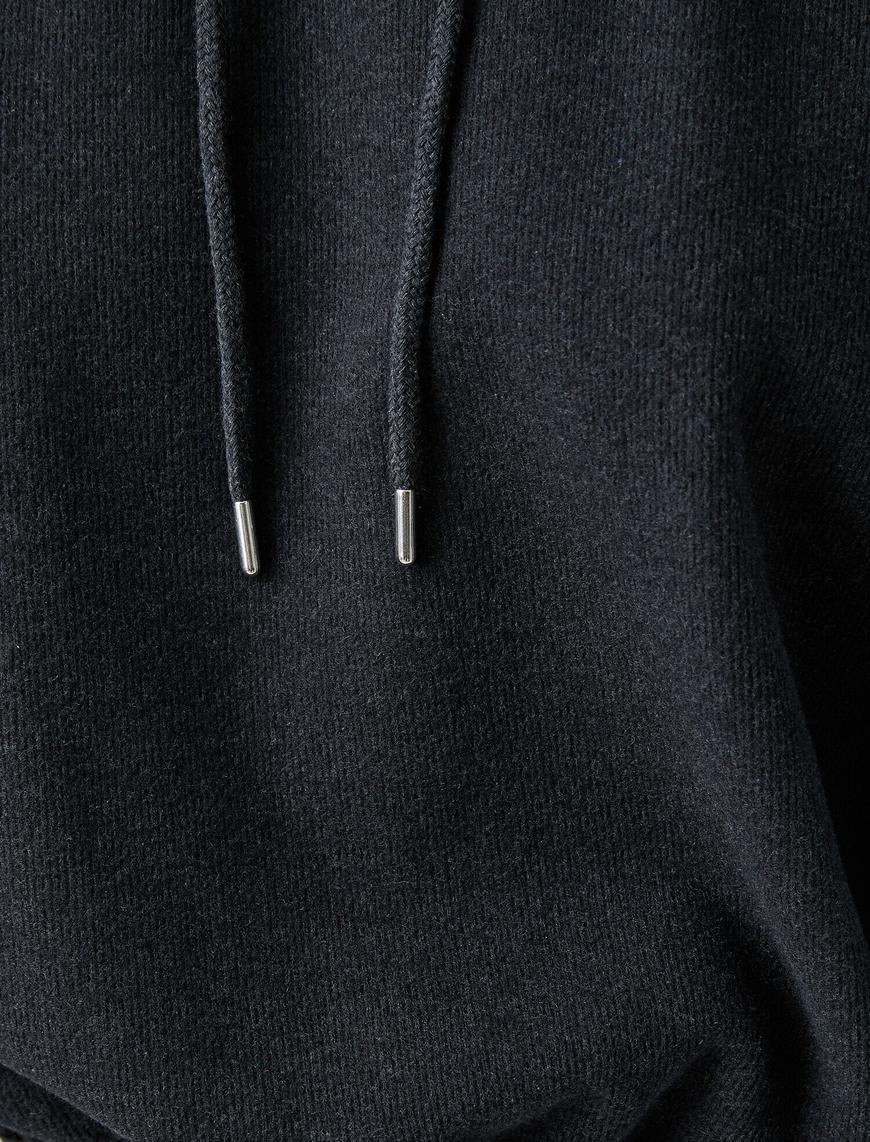   Kapüşonlu Beli Lastikli Sweatshirt