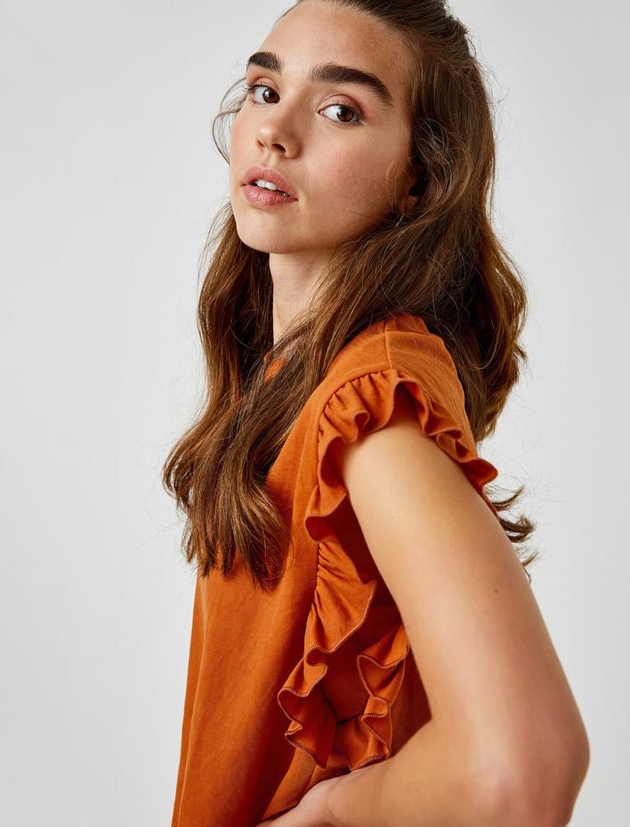  Kolları Fırfırlı Tişört