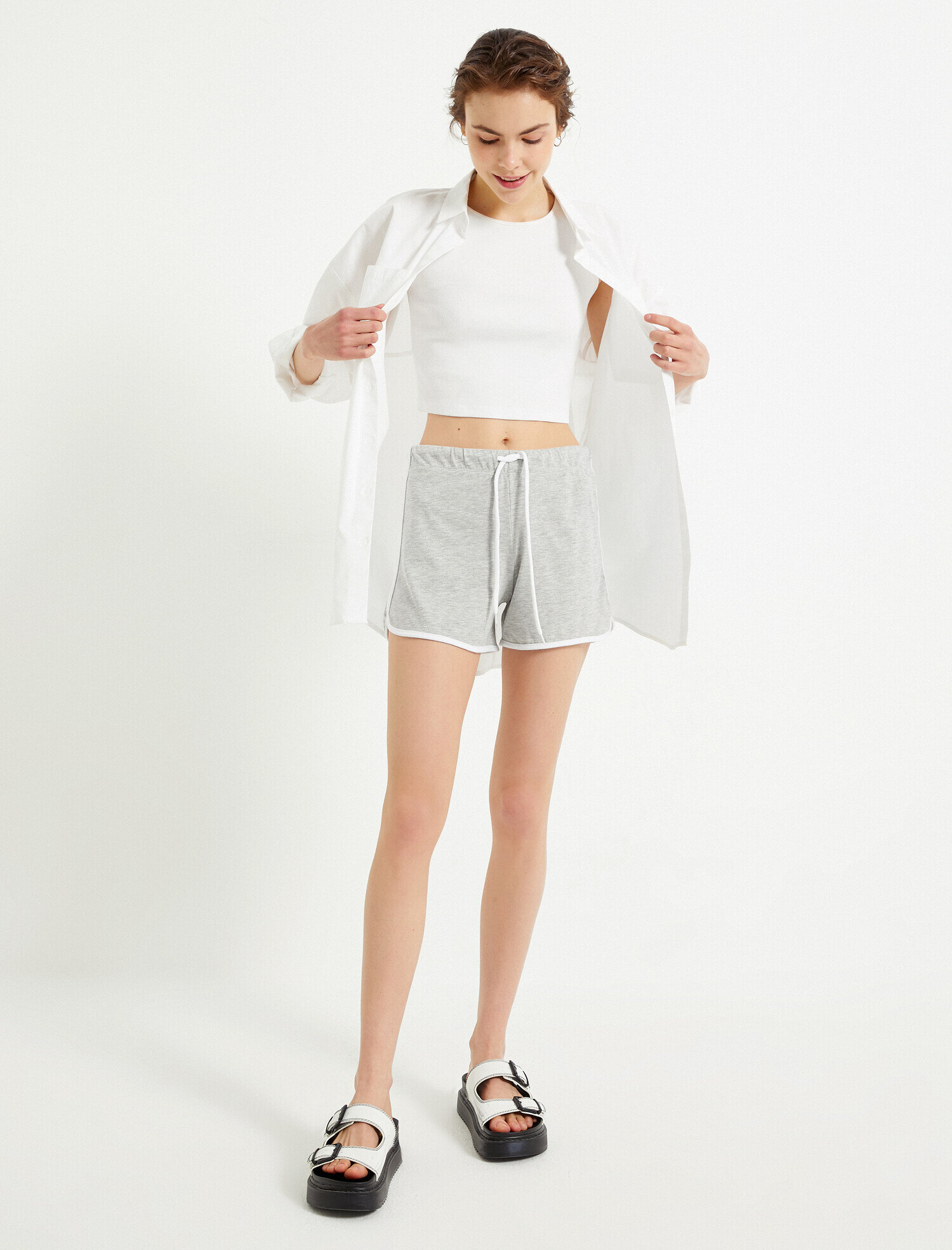   Şerit Detaylı Şort Pamuklu