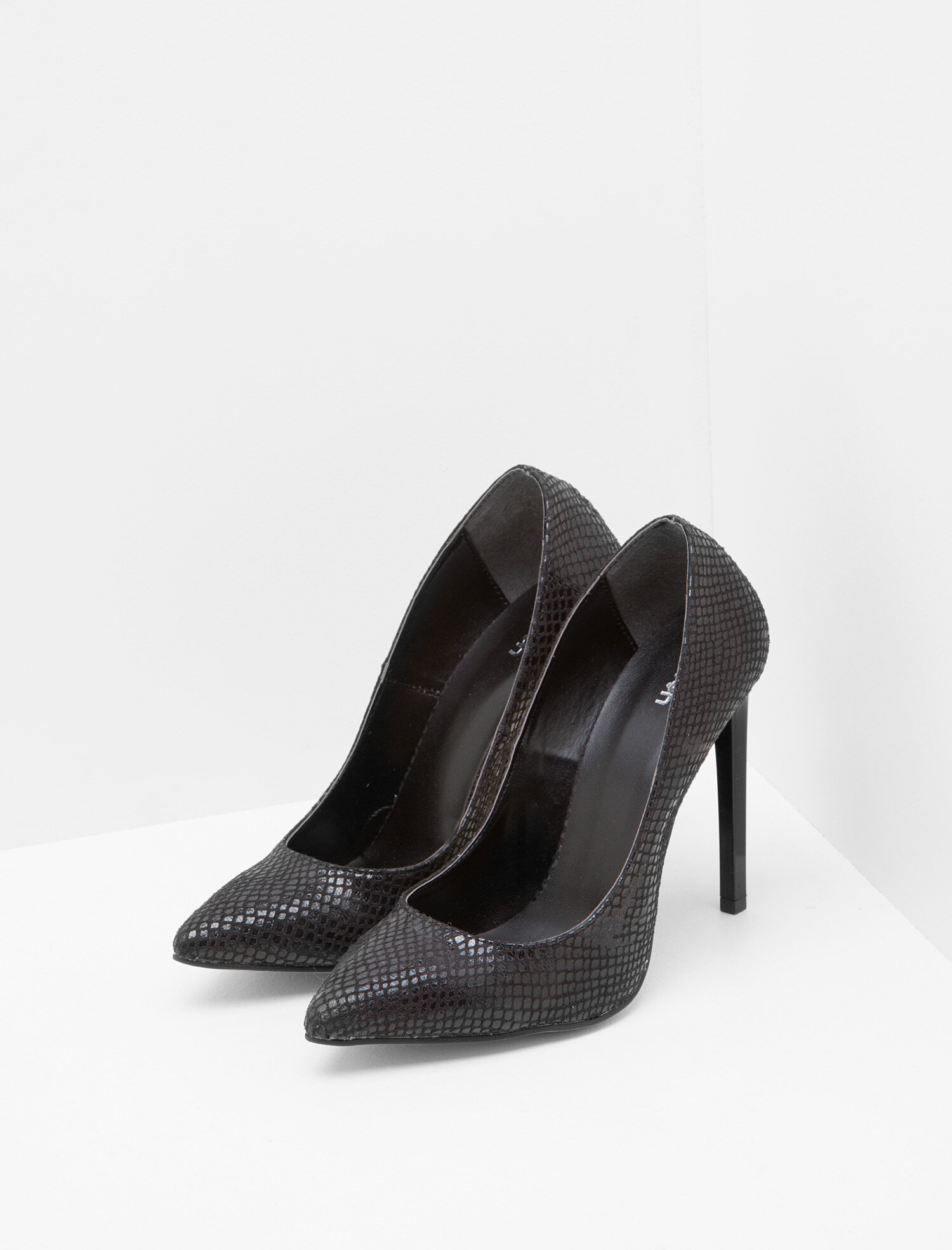 Siyah Kadın Sivri Burun Topuklu Ayakkabı 6YAK22084AA | Koton