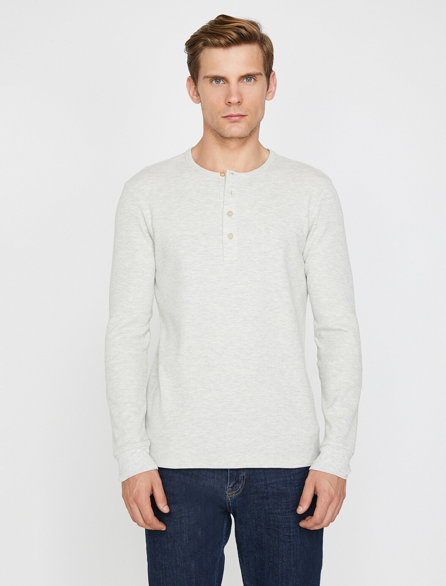   Düğme Detaylı Tişört