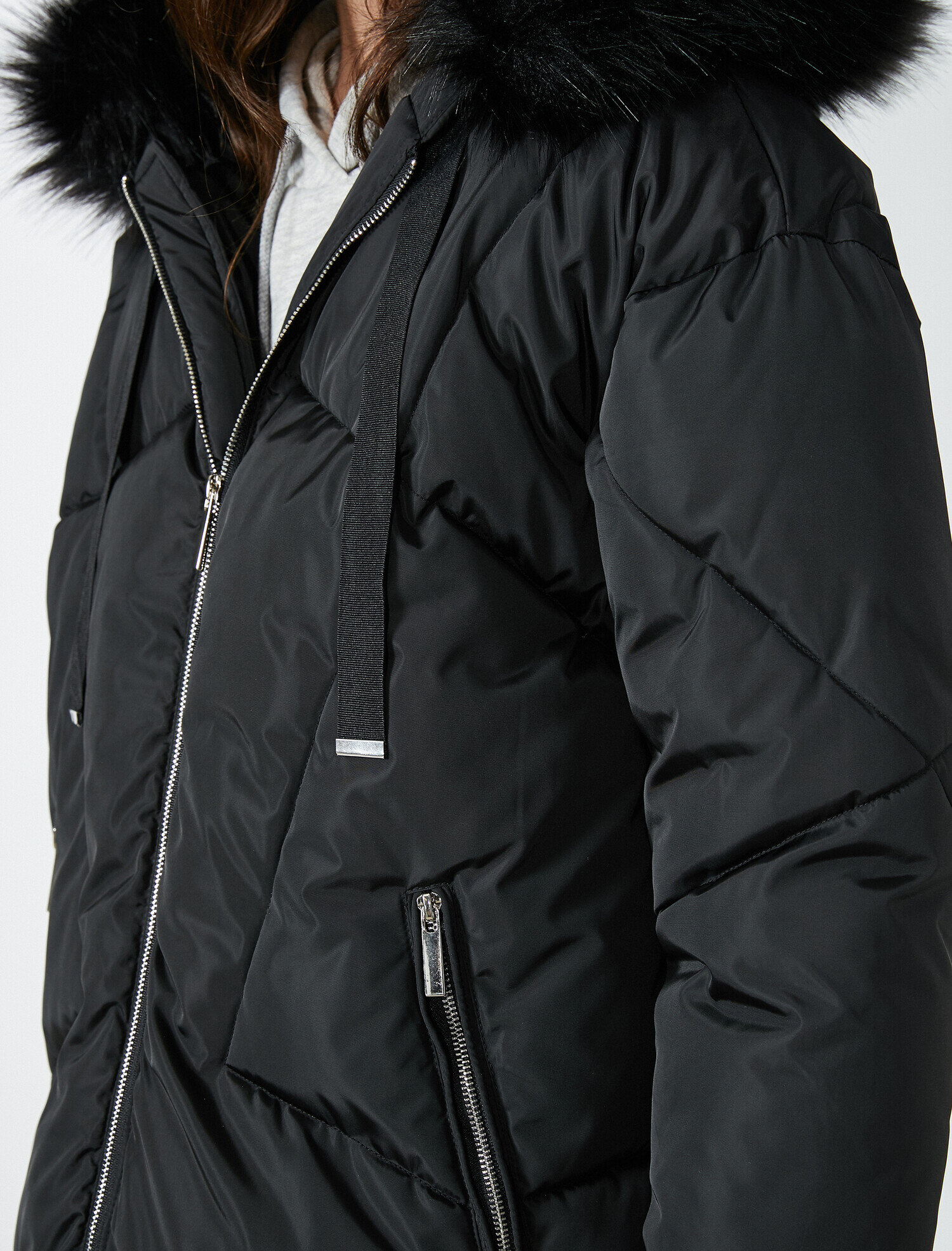   Kürklü Kapüşonlu Fermuarlı Cepli Şişme Mont