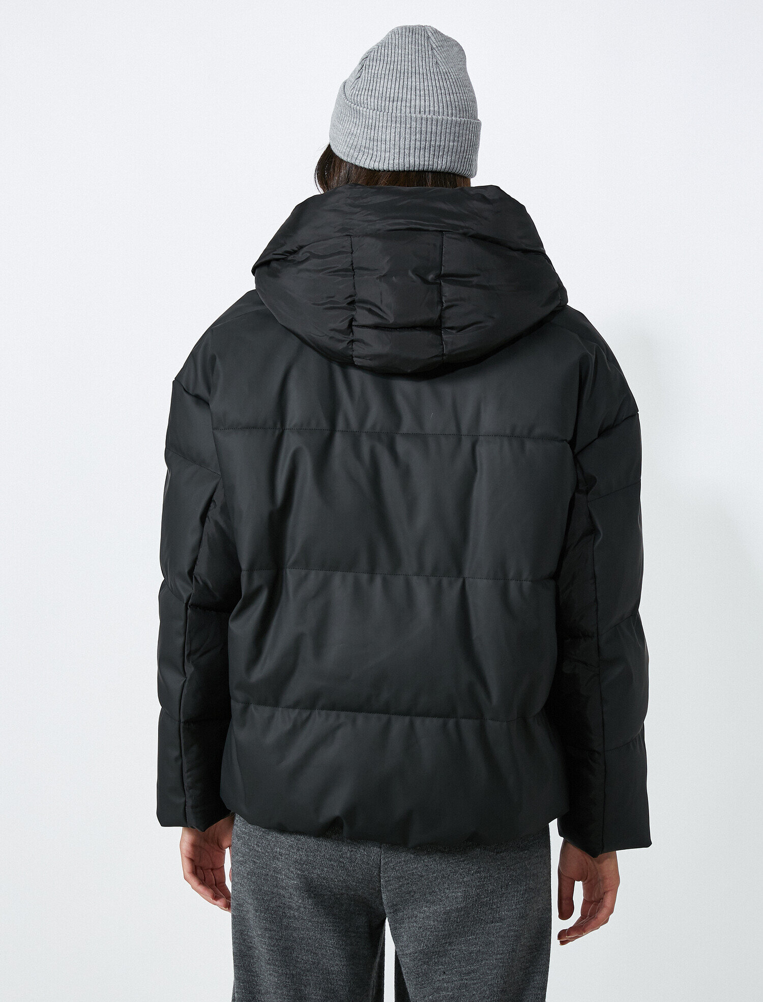 Kapüşonlu Çıtçıtlı Oversize Şişme Mont