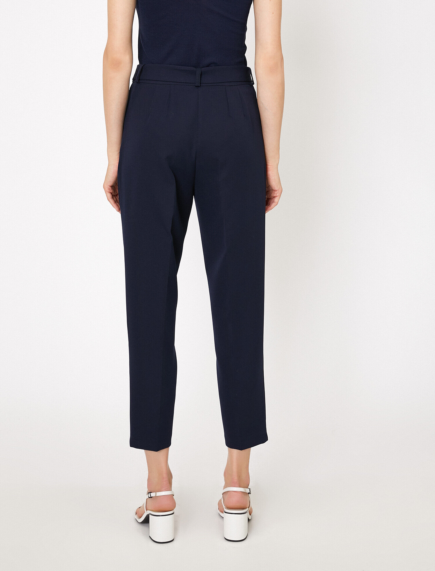   Düğme Detaylı Tişört