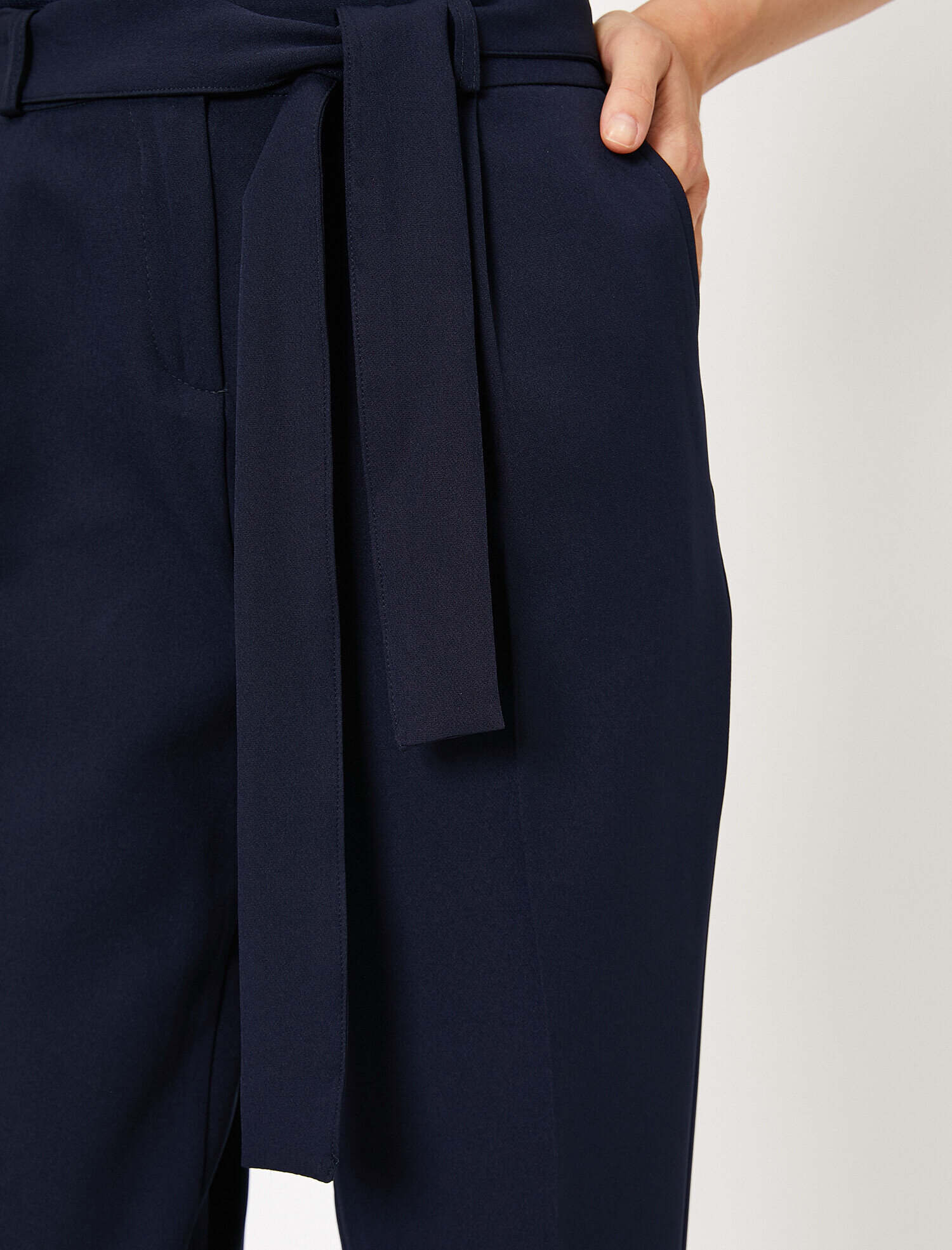   Düğme Detaylı Tişört