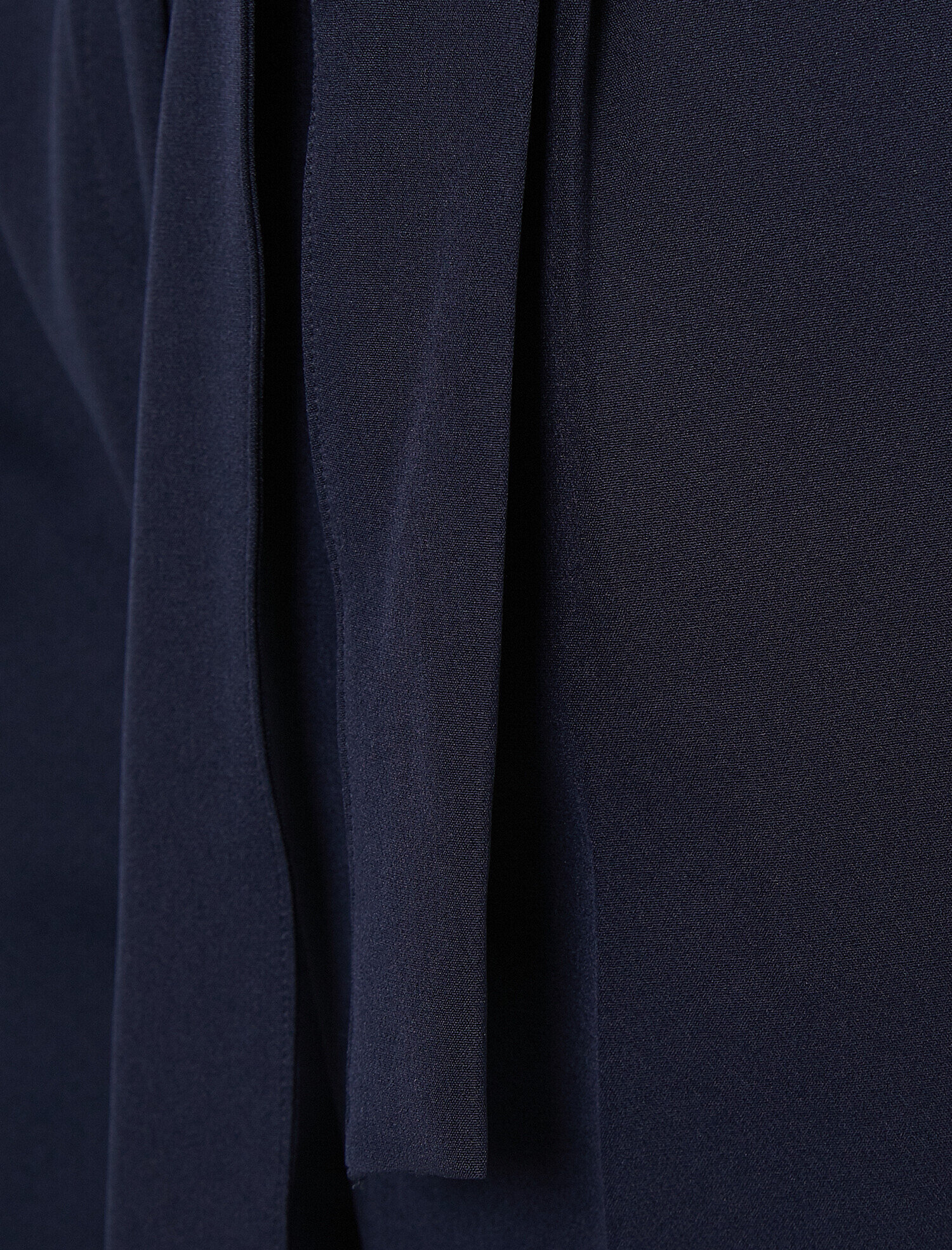   Düğme Detaylı Tişört