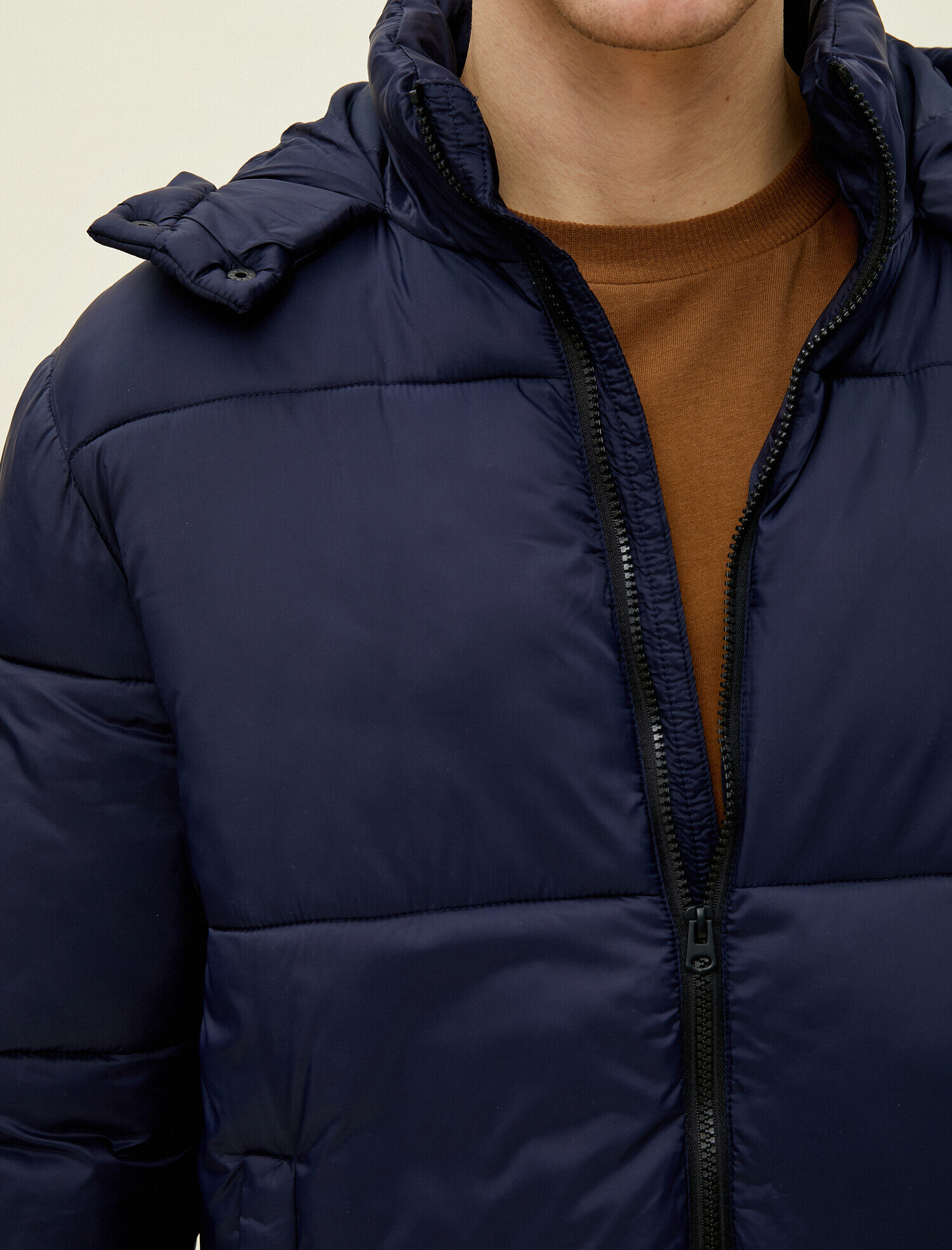   Kapüşonlu Cepli Fermuarlı Şişme Mont