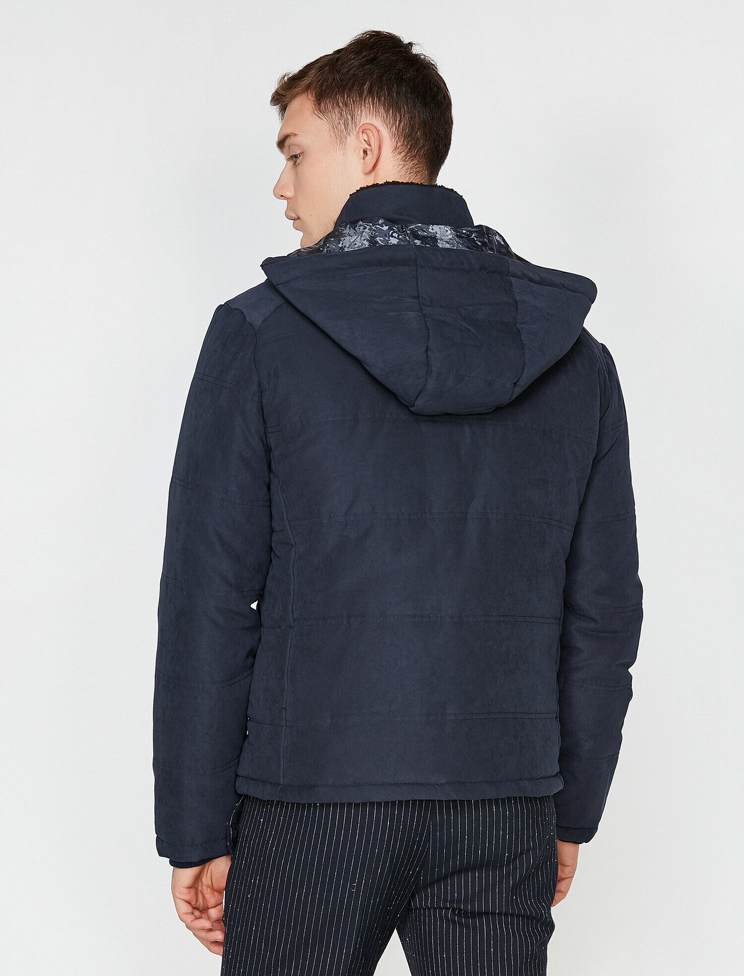   Deri Görünümlü Mont