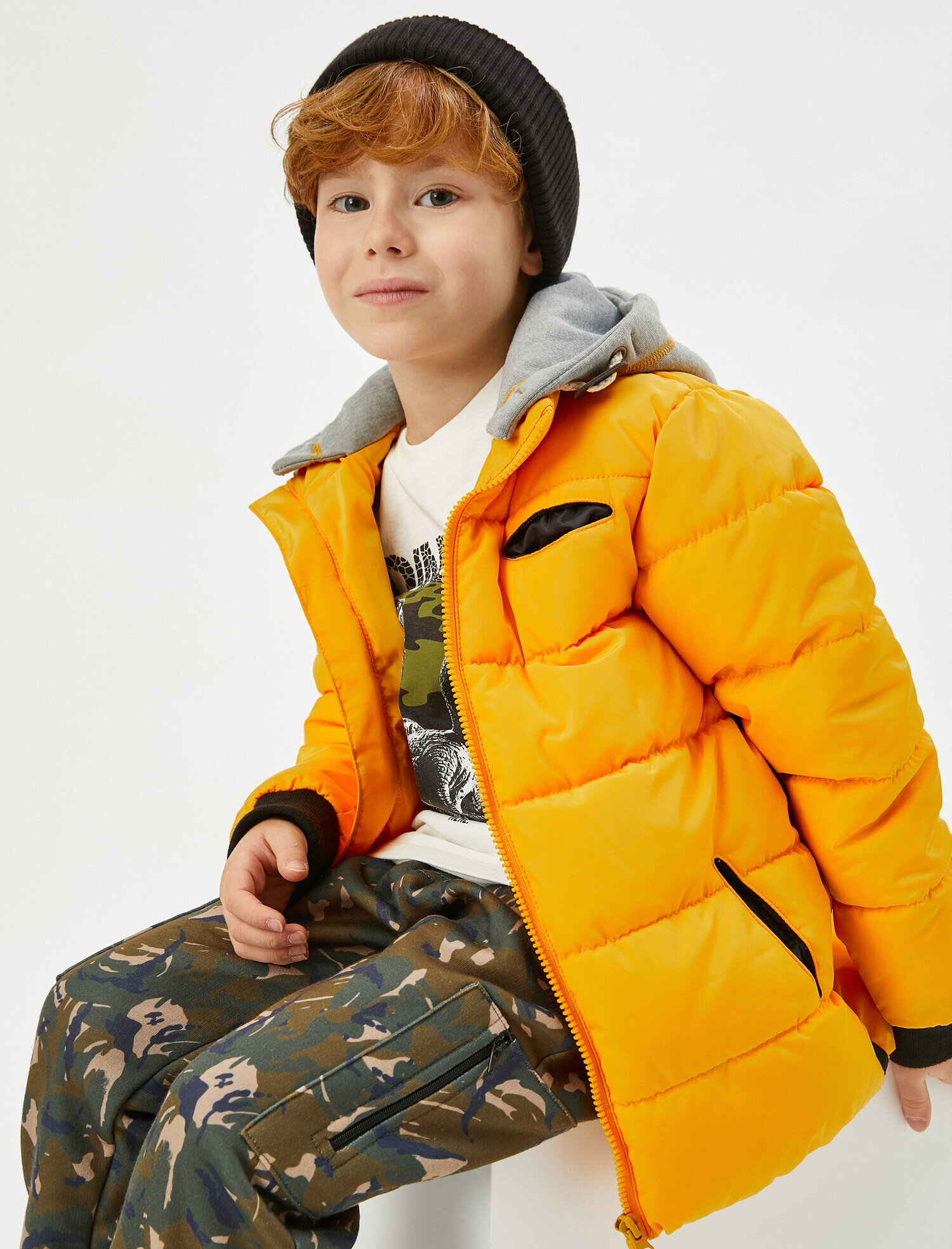  Erkek Çocuk Kapüşonlu Şişme Anorak Mont