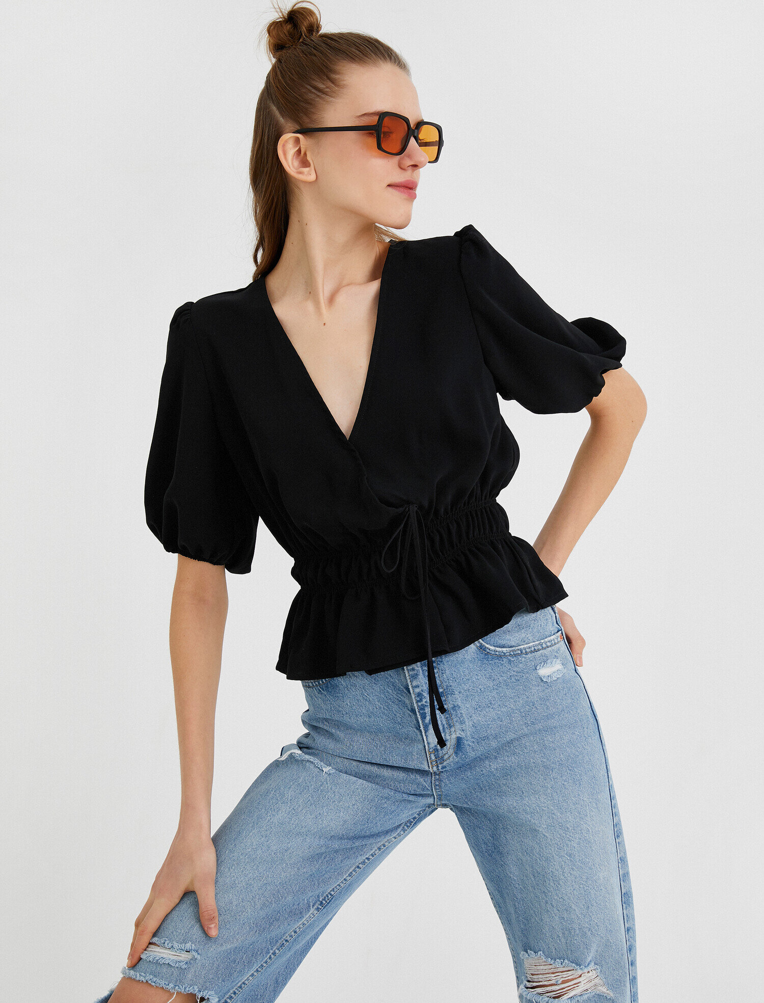   Balon Kollu V Yaka Fırfırlı Bluz