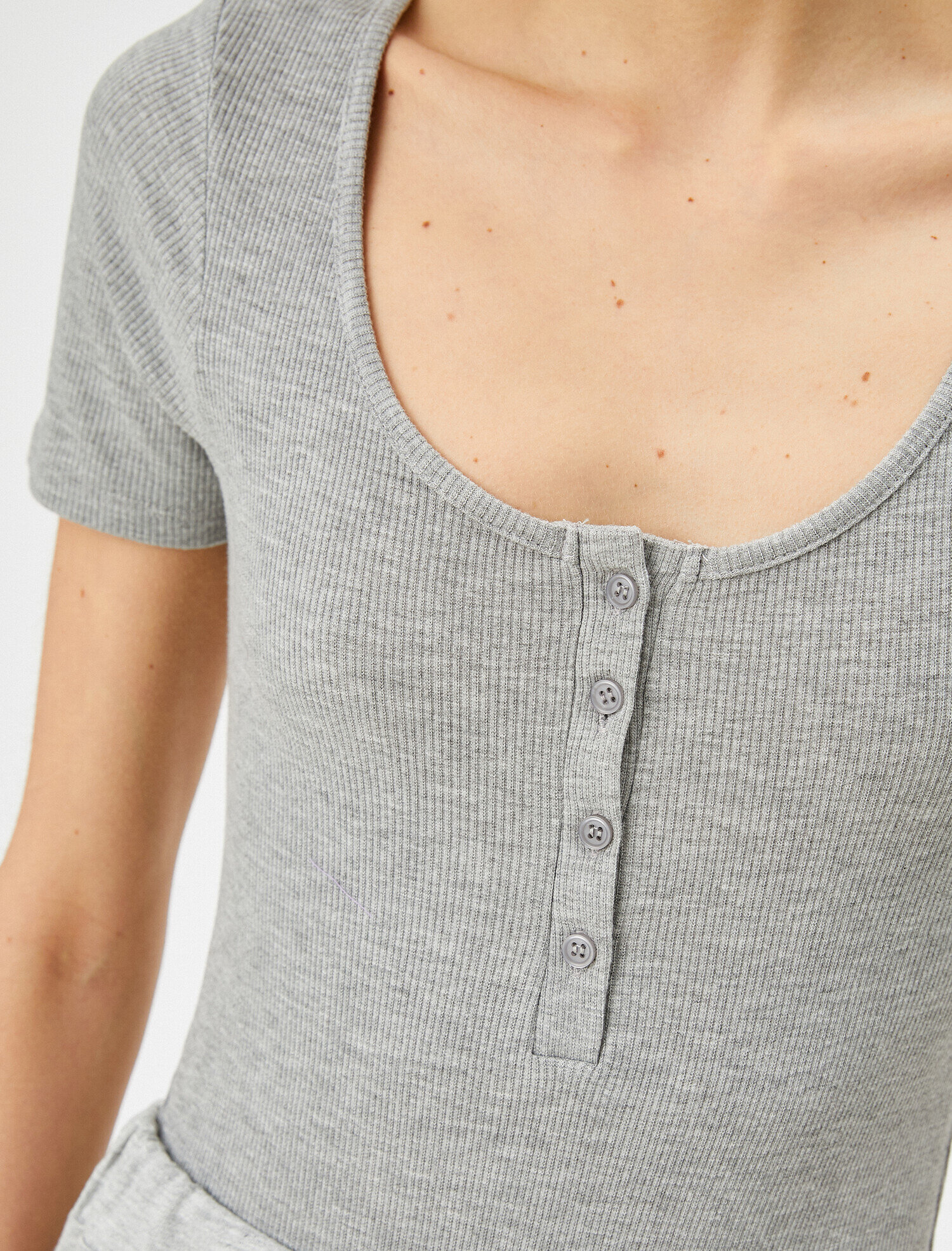   Kısa Kollu Body Ribanalı