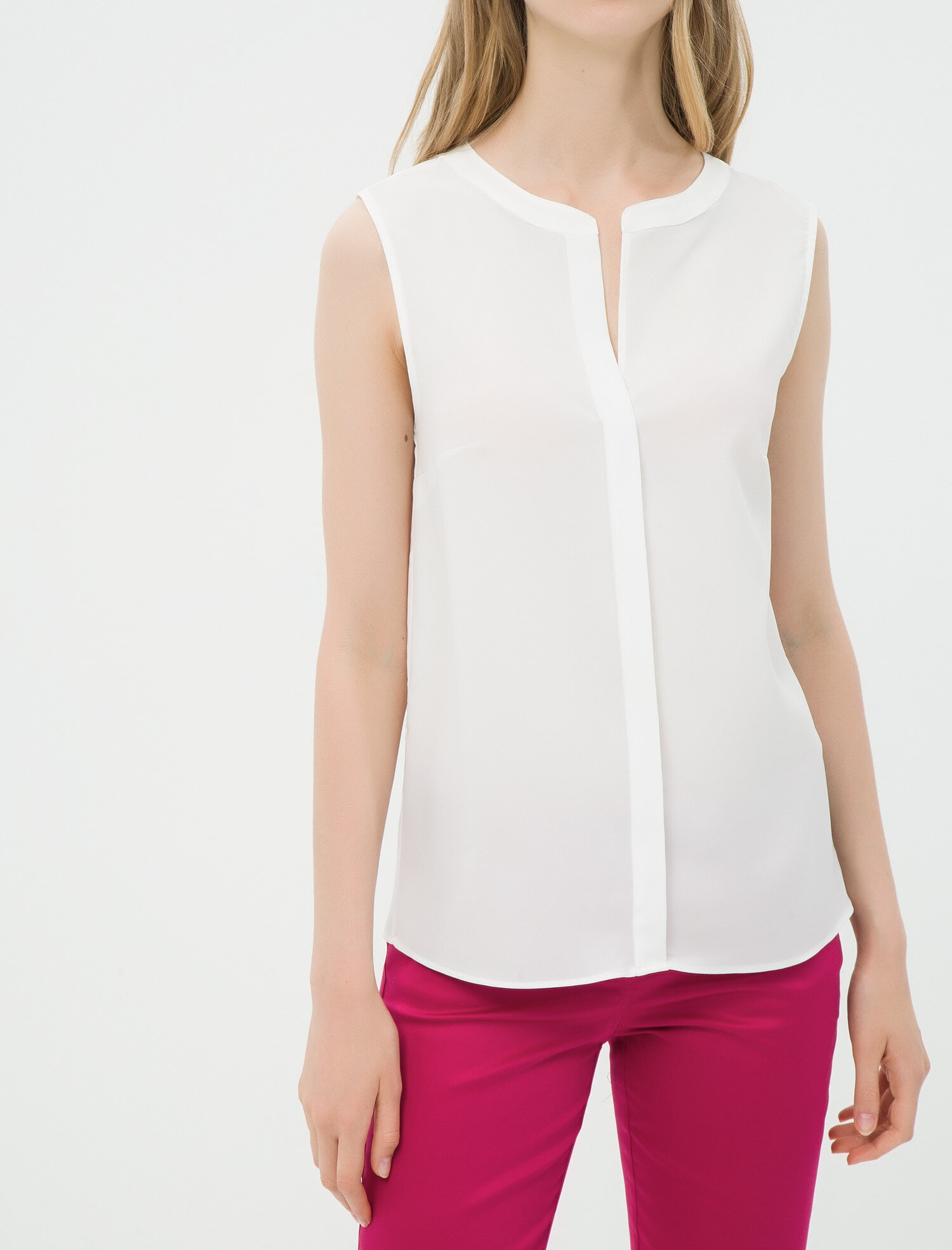   Kayık Yaka Bluz Düğme Detaylı