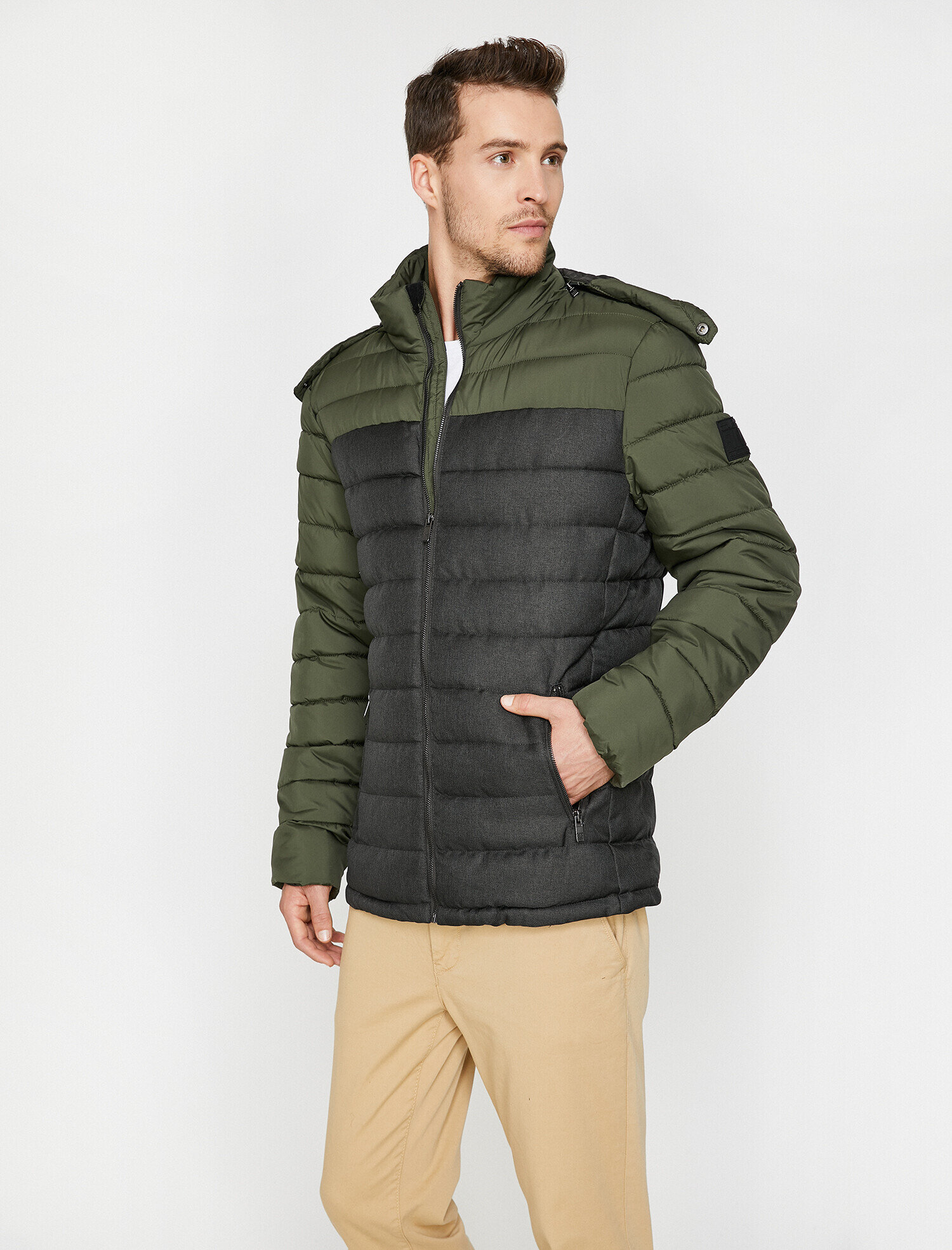   Kapüşonlu Şişme Mont