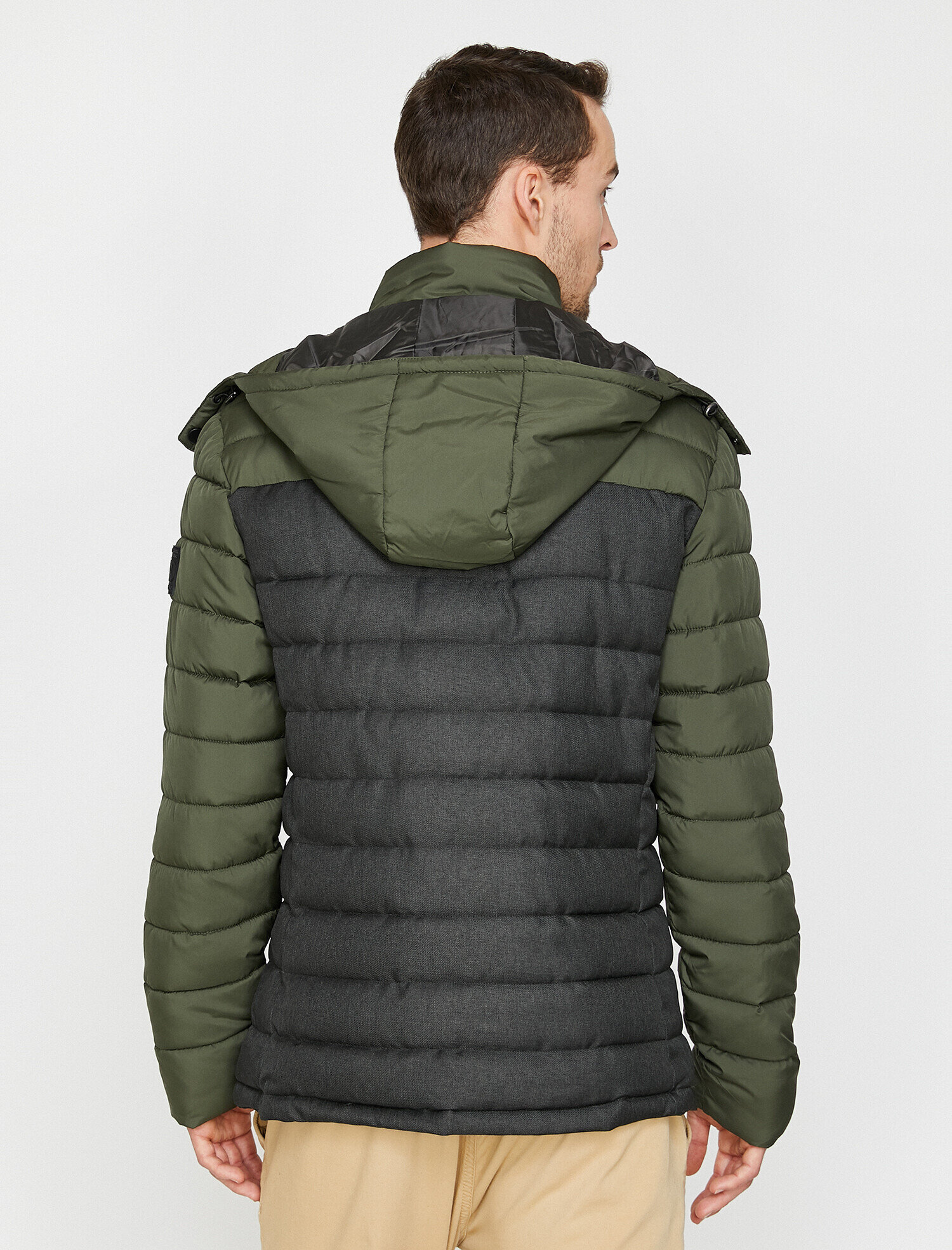   Kapüşonlu Şişme Mont