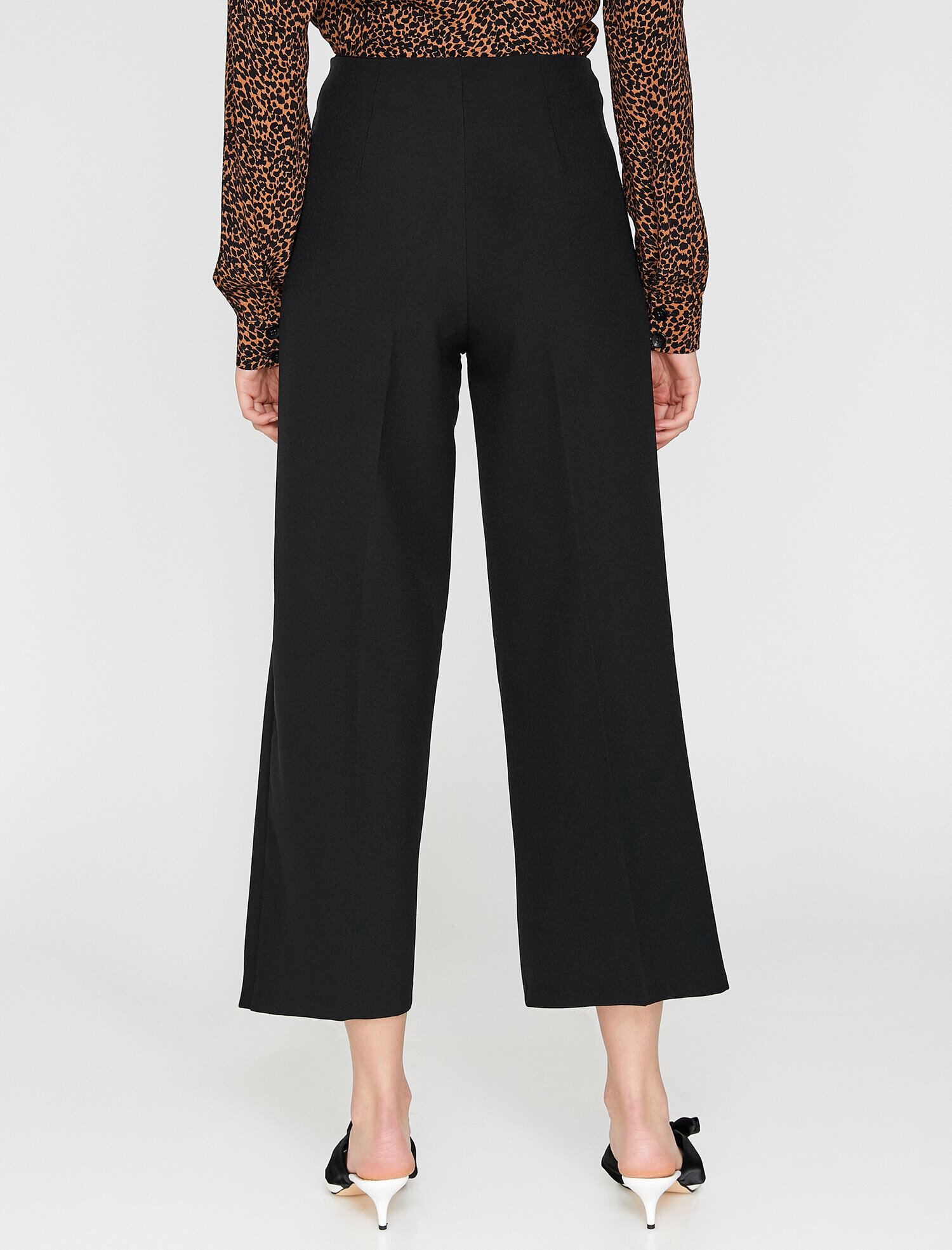 Fermuar Detaylı Pantolon