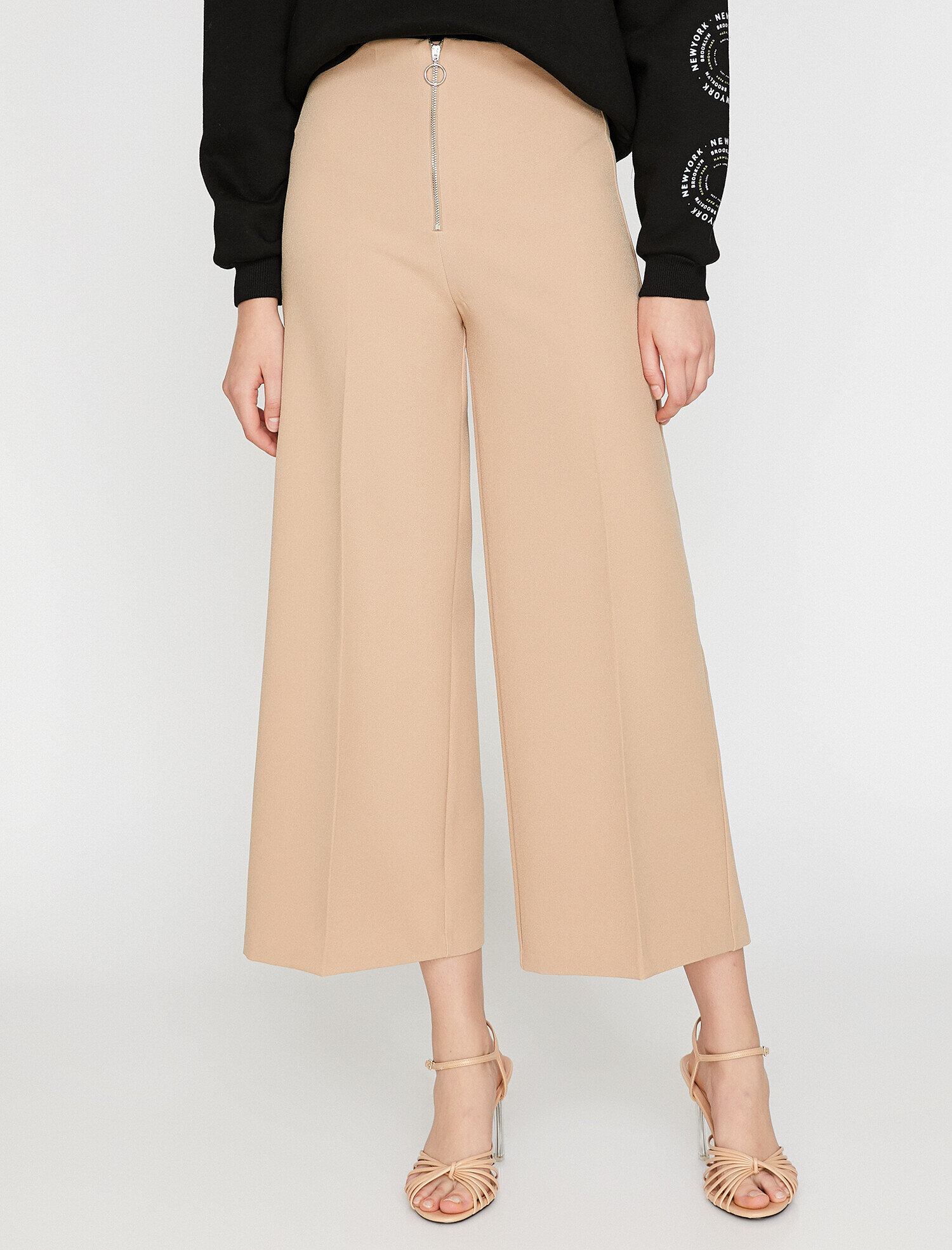   Fermuar Detaylı Pantolon