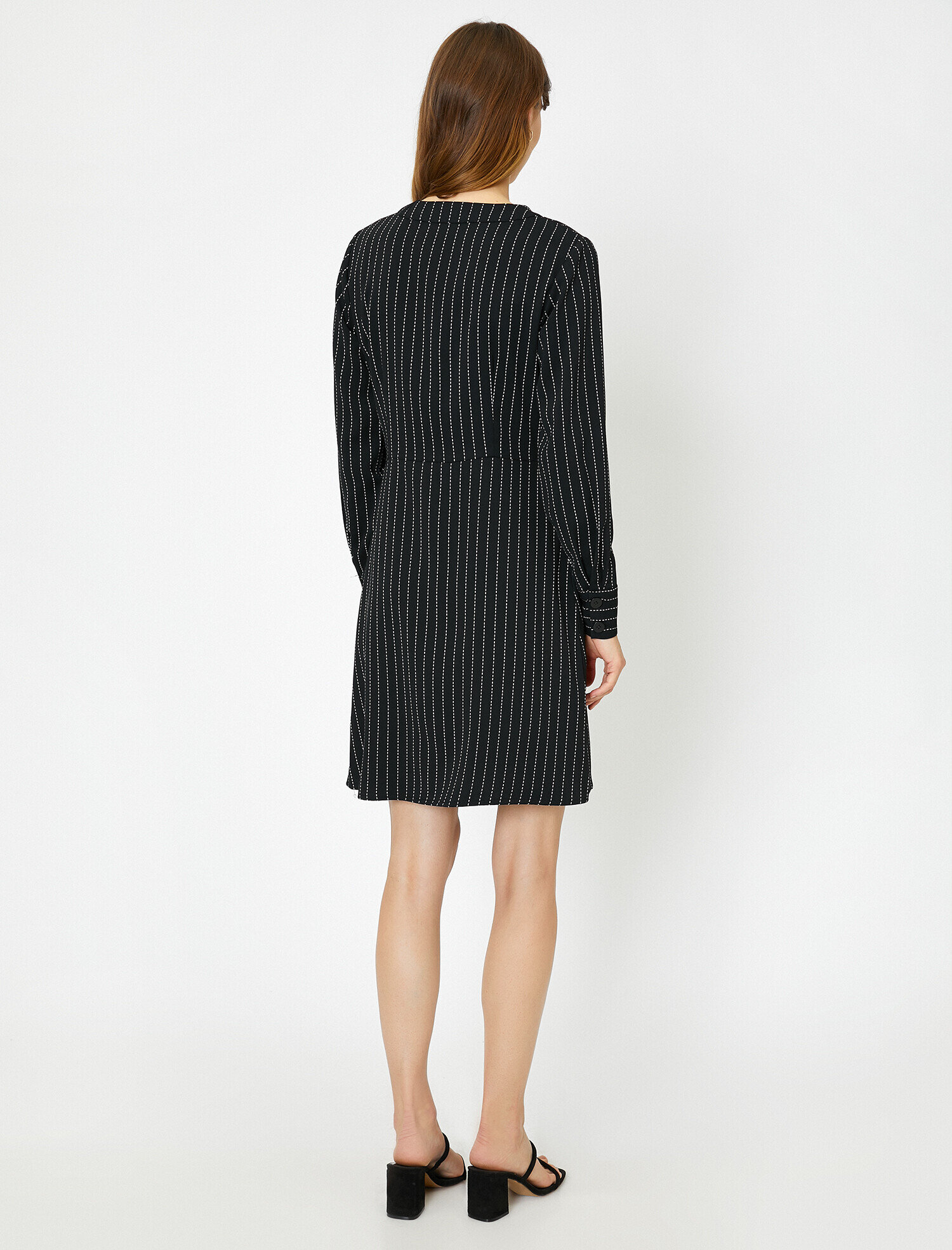   Düğme Detaylı Elbise