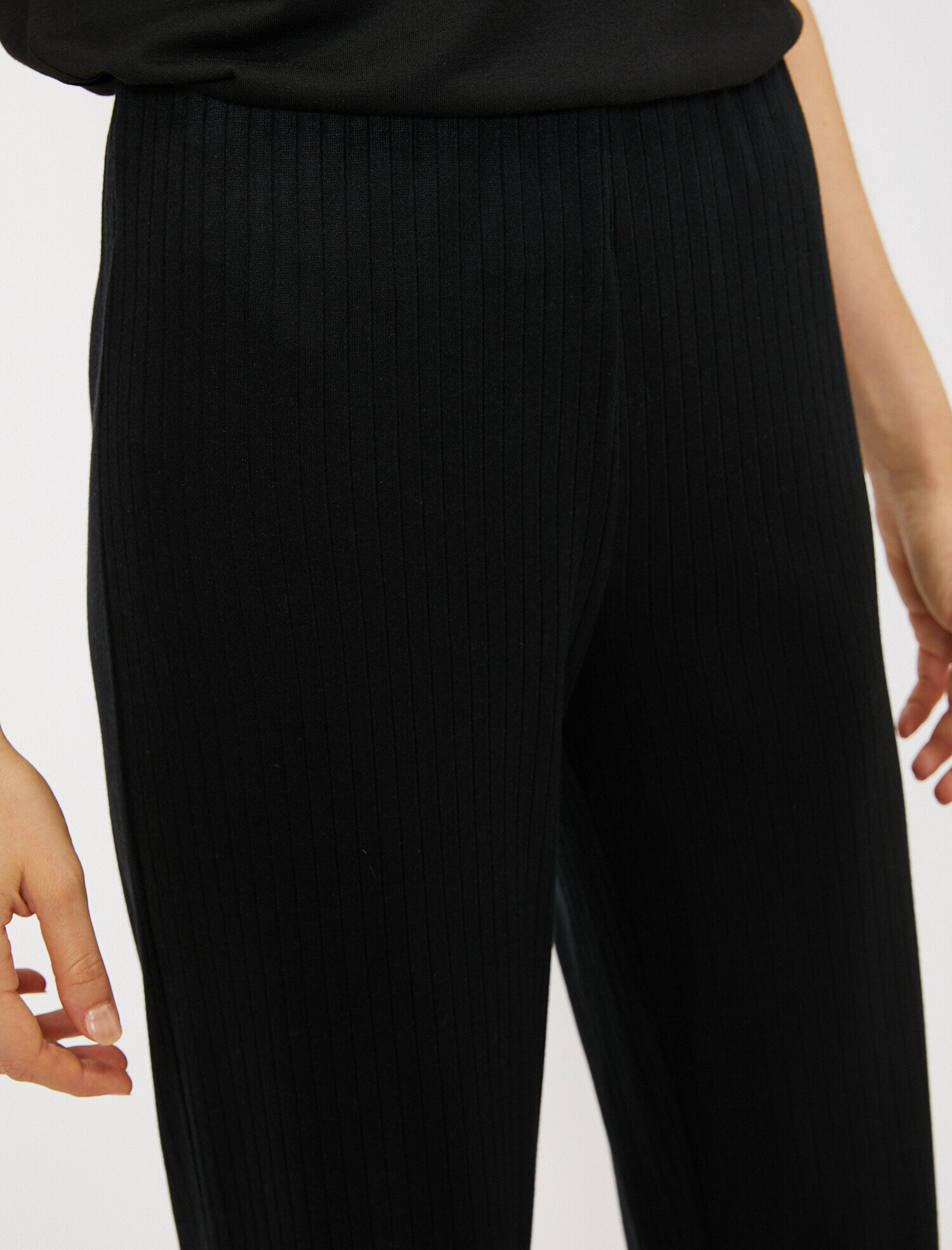   Düğme Detaylı Tişört