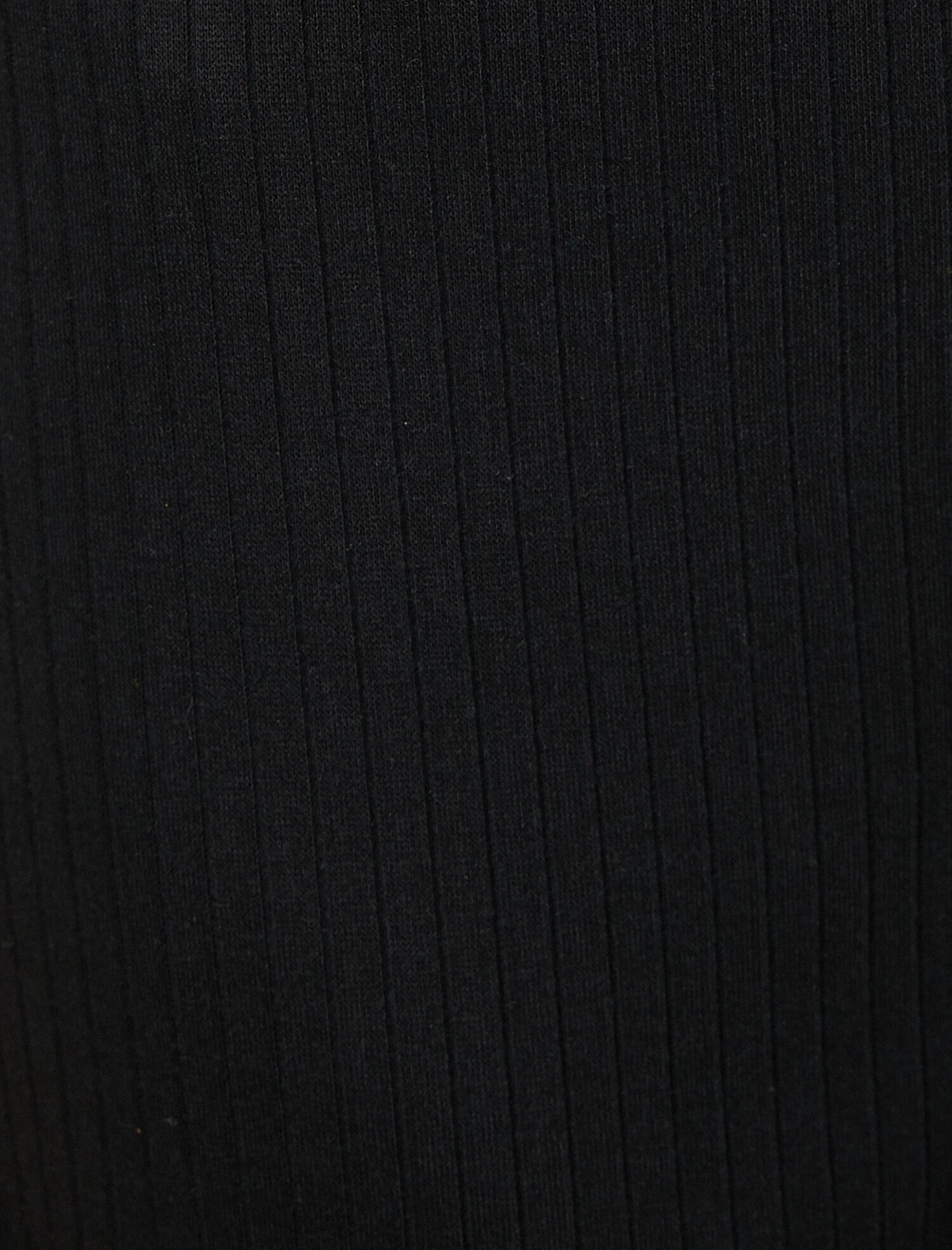   Düğme Detaylı Tişört