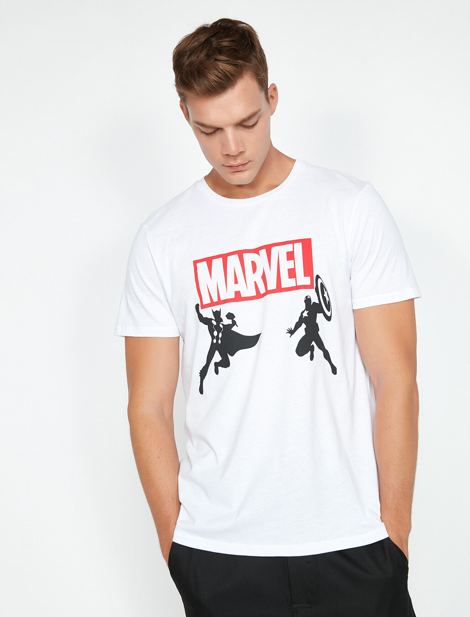   Marvel Lisanslı Baskılı  T-Shirt