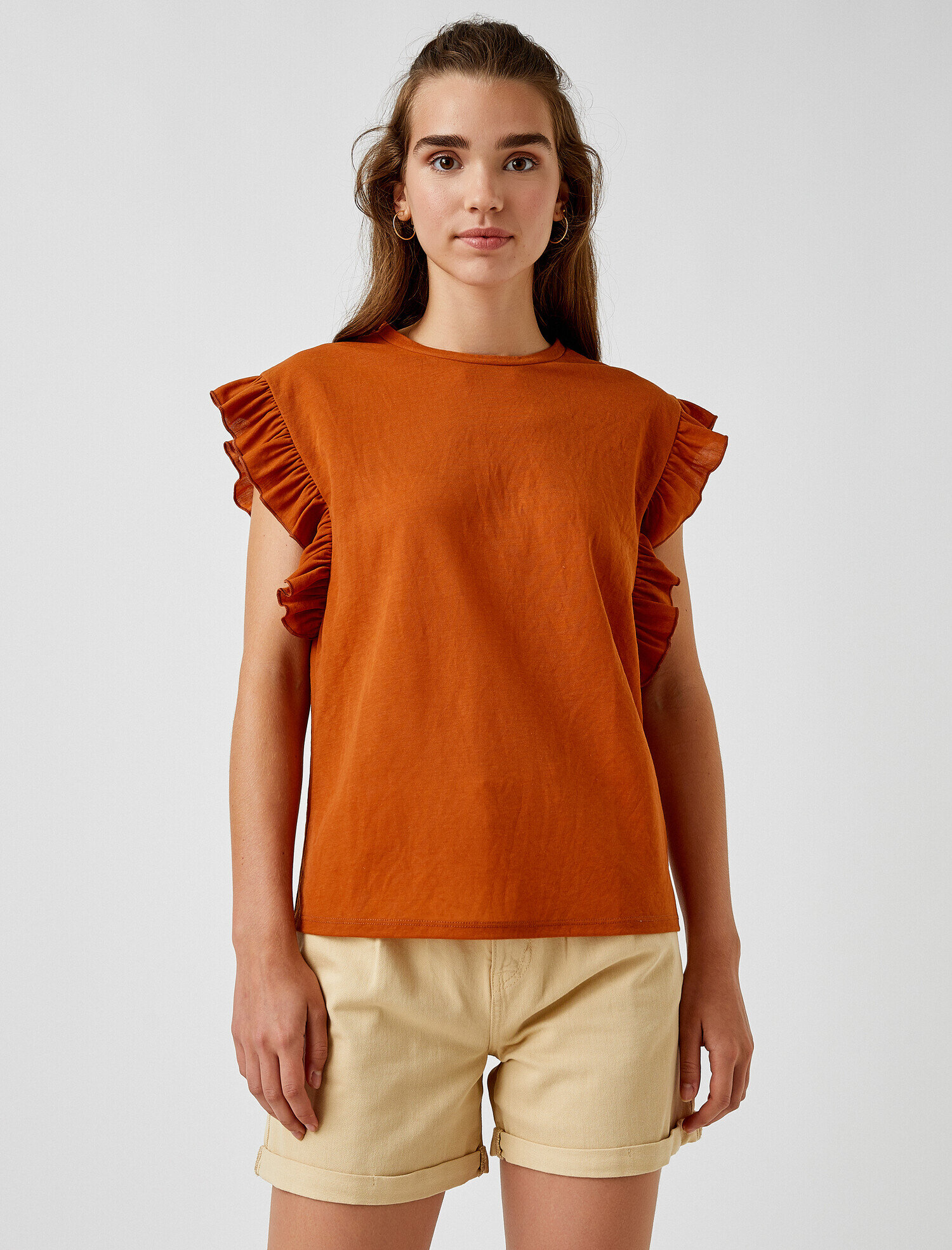   Kolları Fırfırlı Tişört