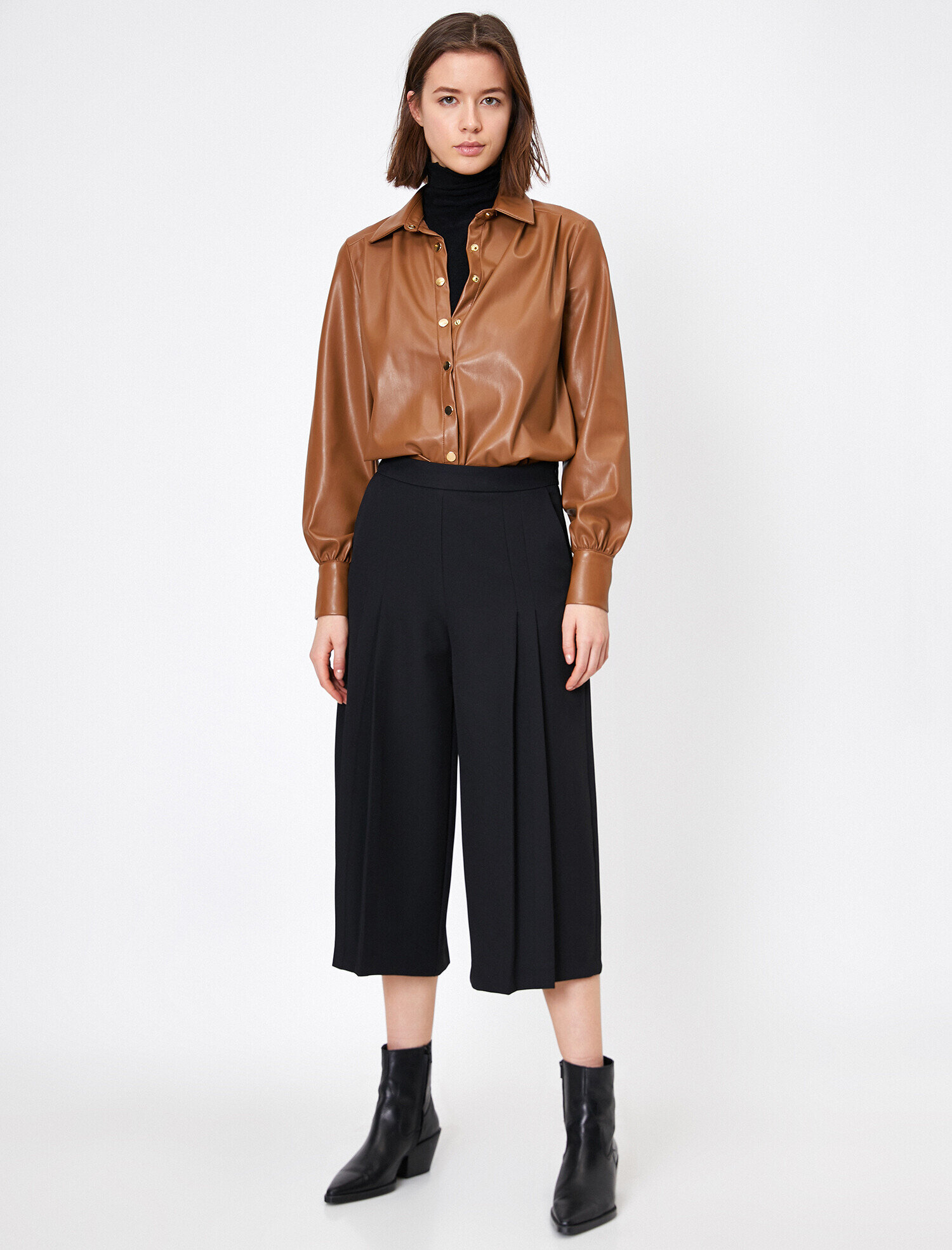   Kısa Paça Pilili Dökümlü Pantolon