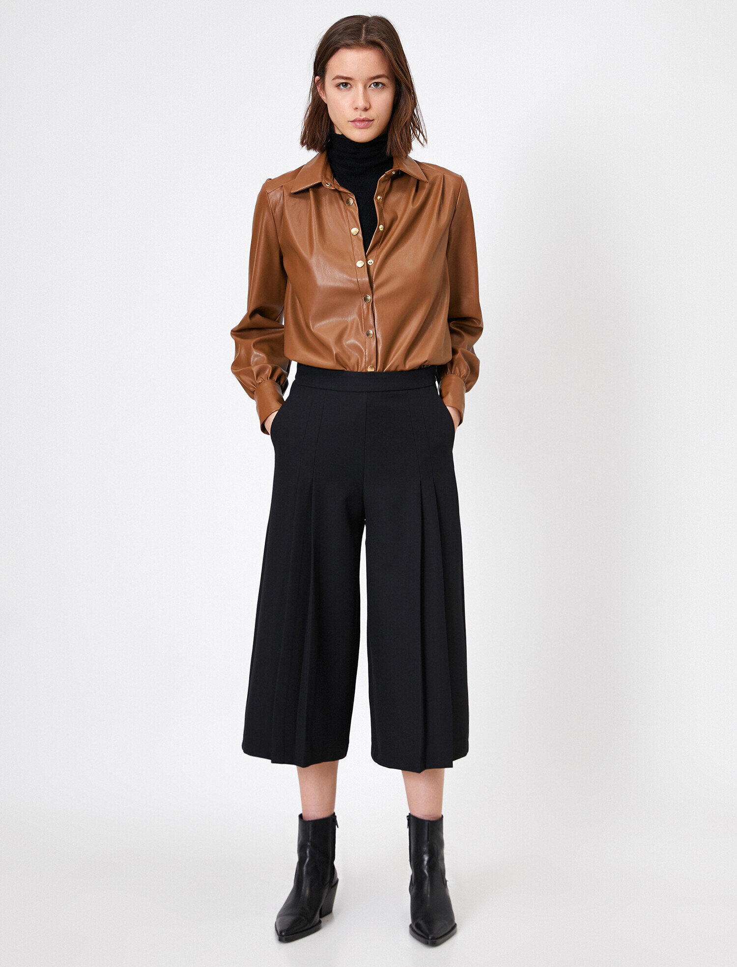   Kısa Paça Pilili Dökümlü Pantolon