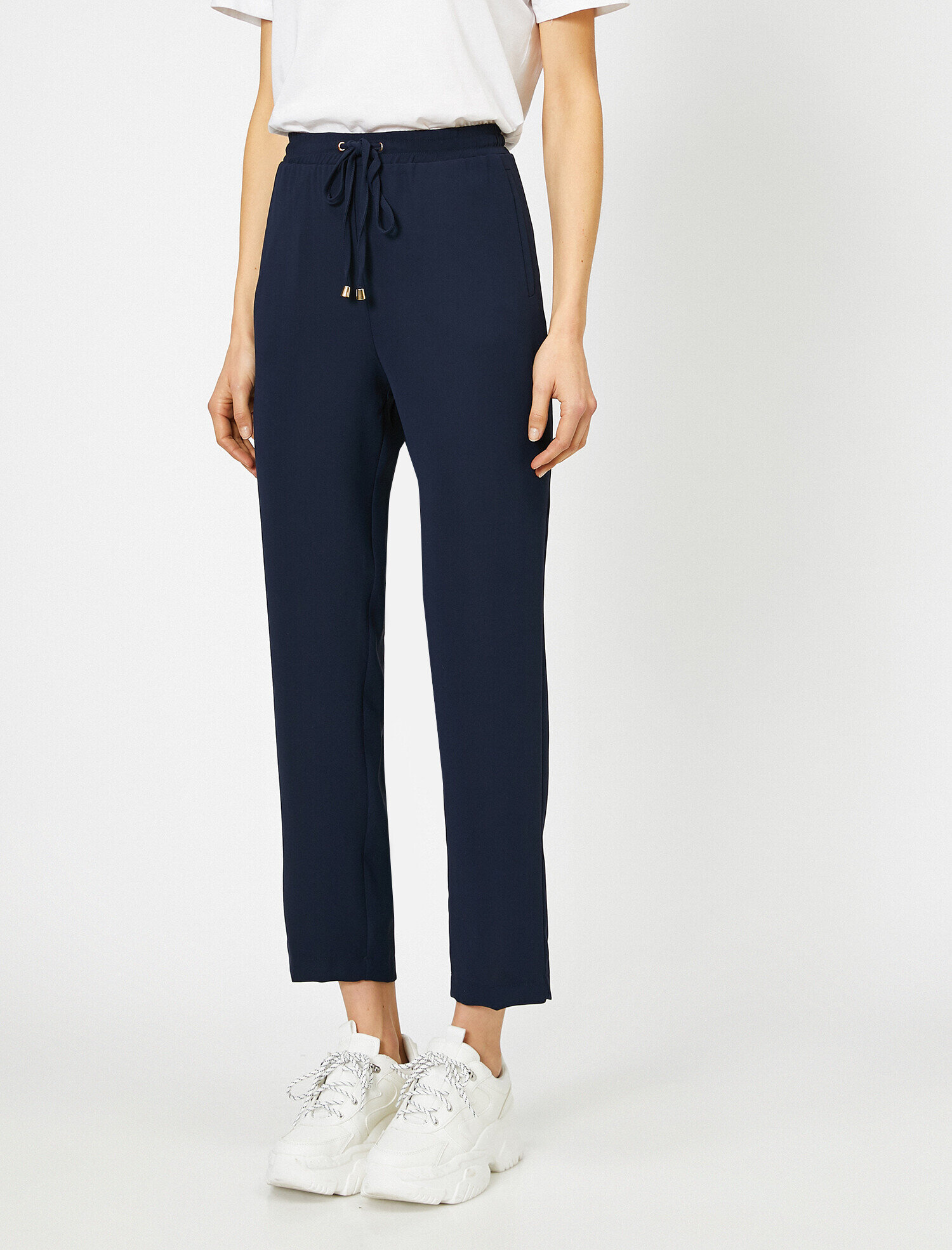   Beli Bağlama Detaylı Pantolon