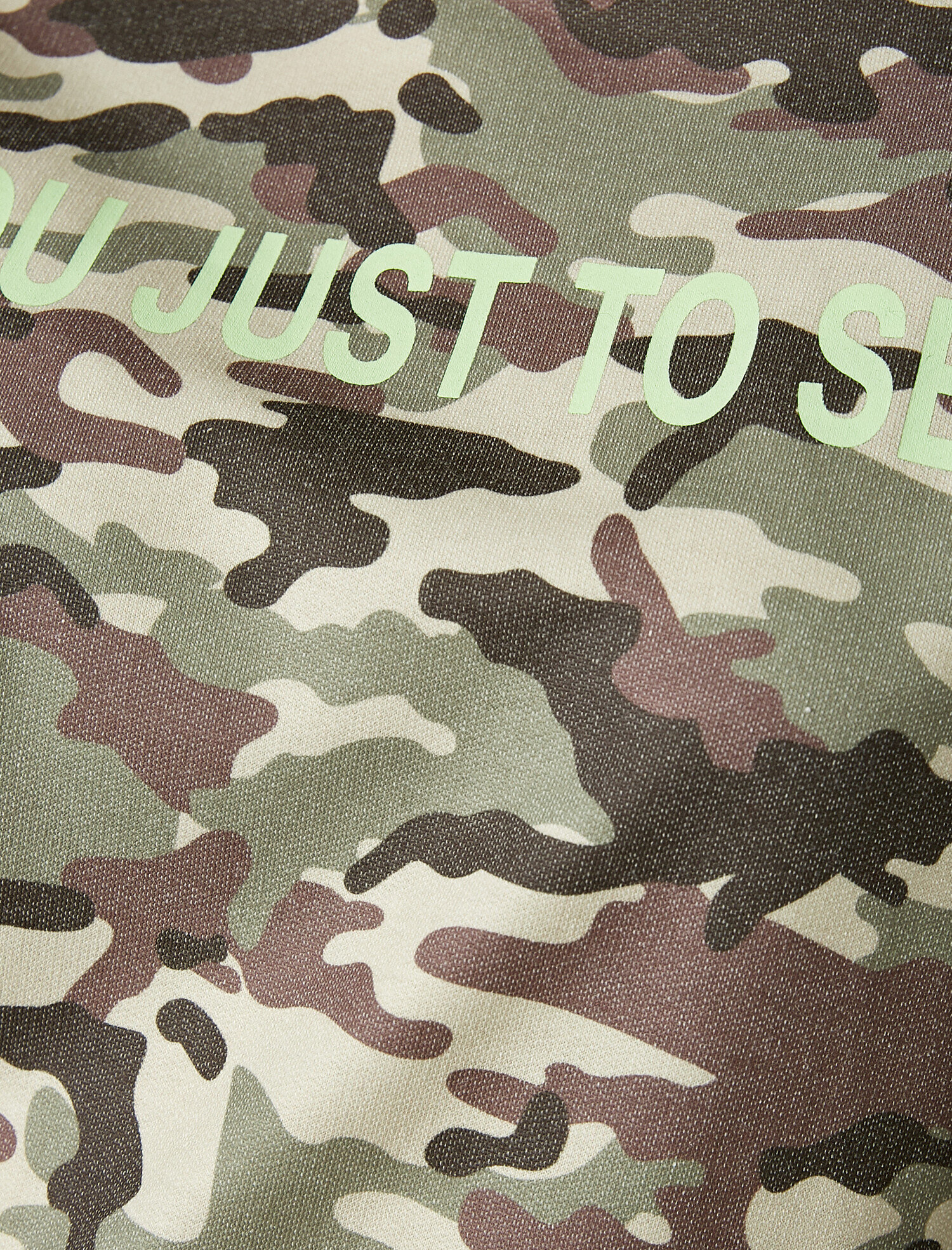   Kapüşonlu Yazılı Baskılı Kamuflaj Desenli Sweatshirt